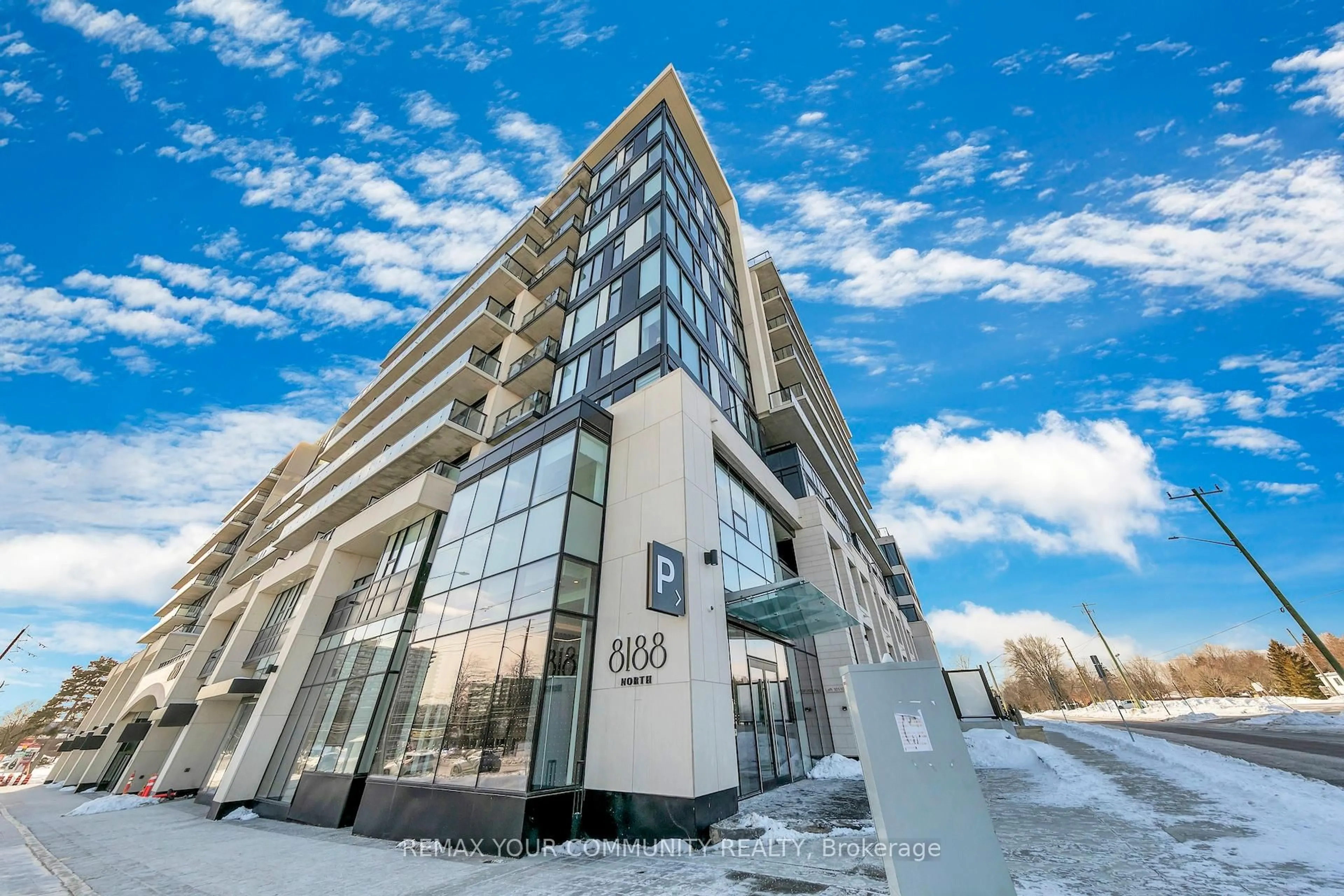 Indoor foyer for 8188 Yonge St #1002, Vaughan Ontario L4J 0M2