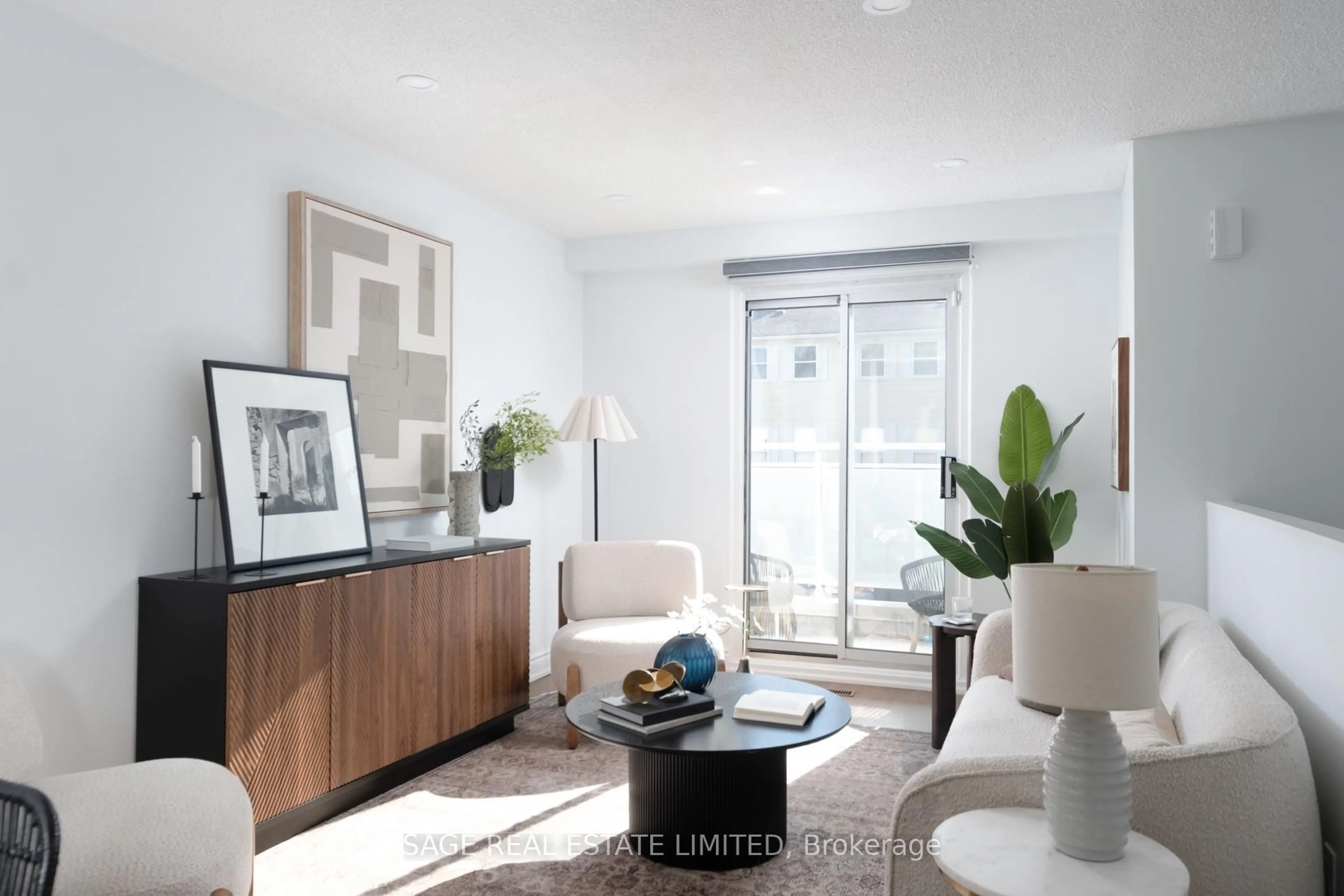 Living room with furniture, unknown for 1862 John St, Markham Ontario L3T 1Z1