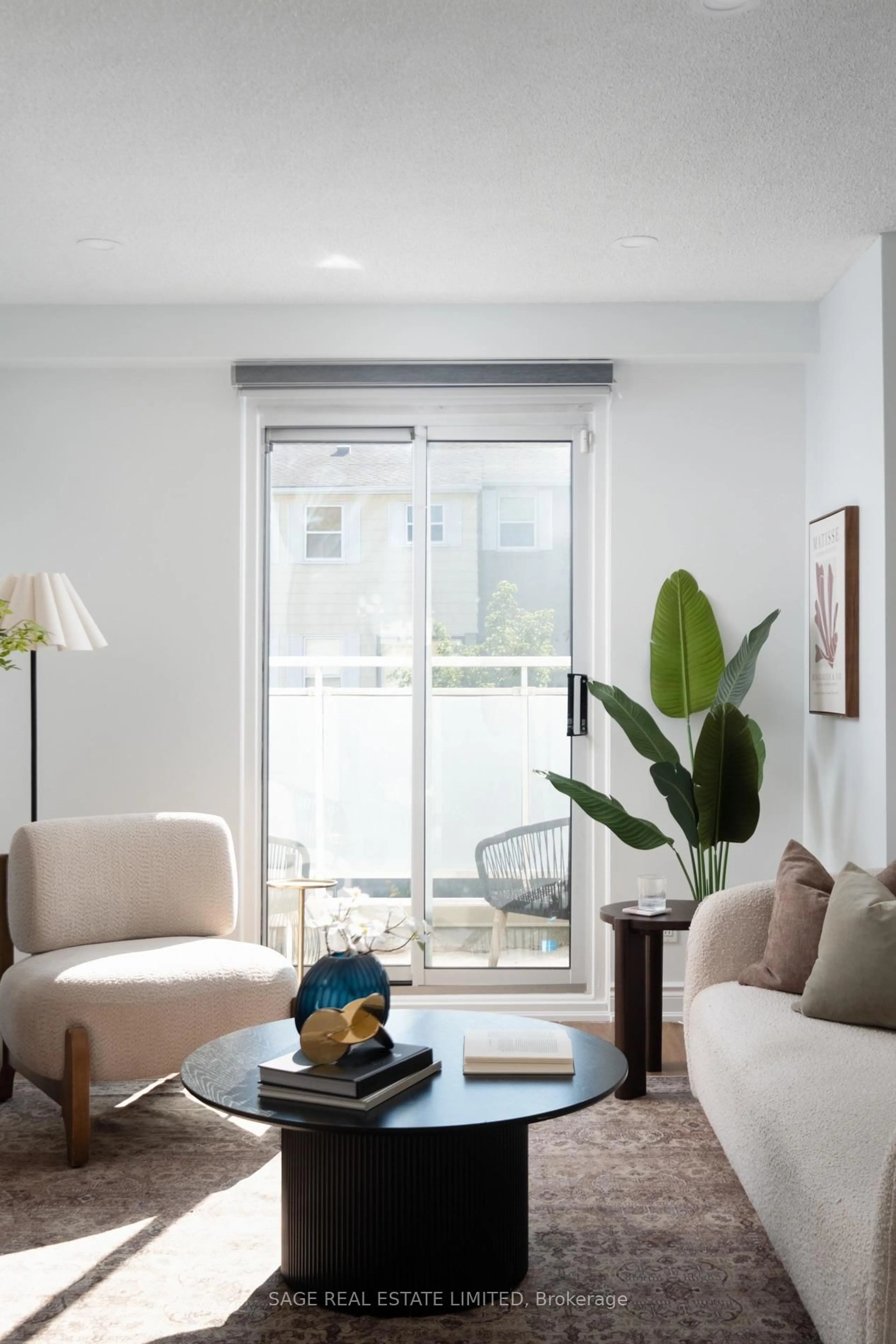 Living room with furniture, unknown for 1862 John St, Markham Ontario L3T 1Z1