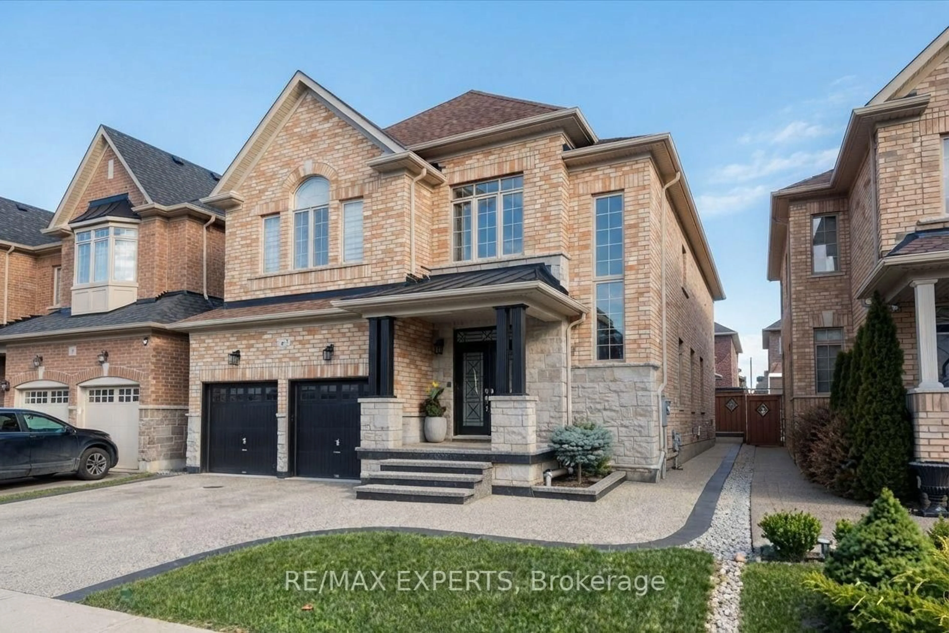 Home with brick exterior material, street for 43 Lewis Ave, Bradford West Gwillimbury Ontario L3Z 0X2
