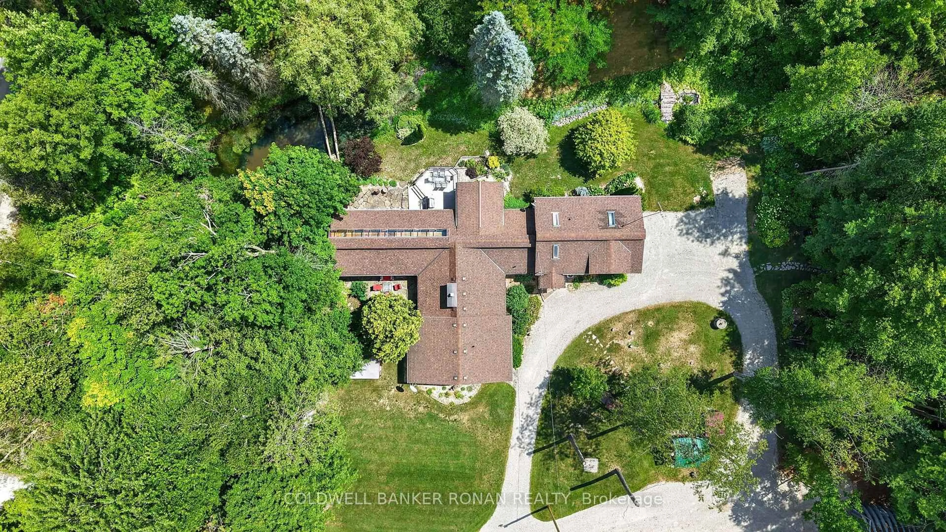 A pic from outside/outdoor area/front of a property/back of a property/a pic from drone, street for 7616 5th Line, Essa Ontario L3W 0S8
