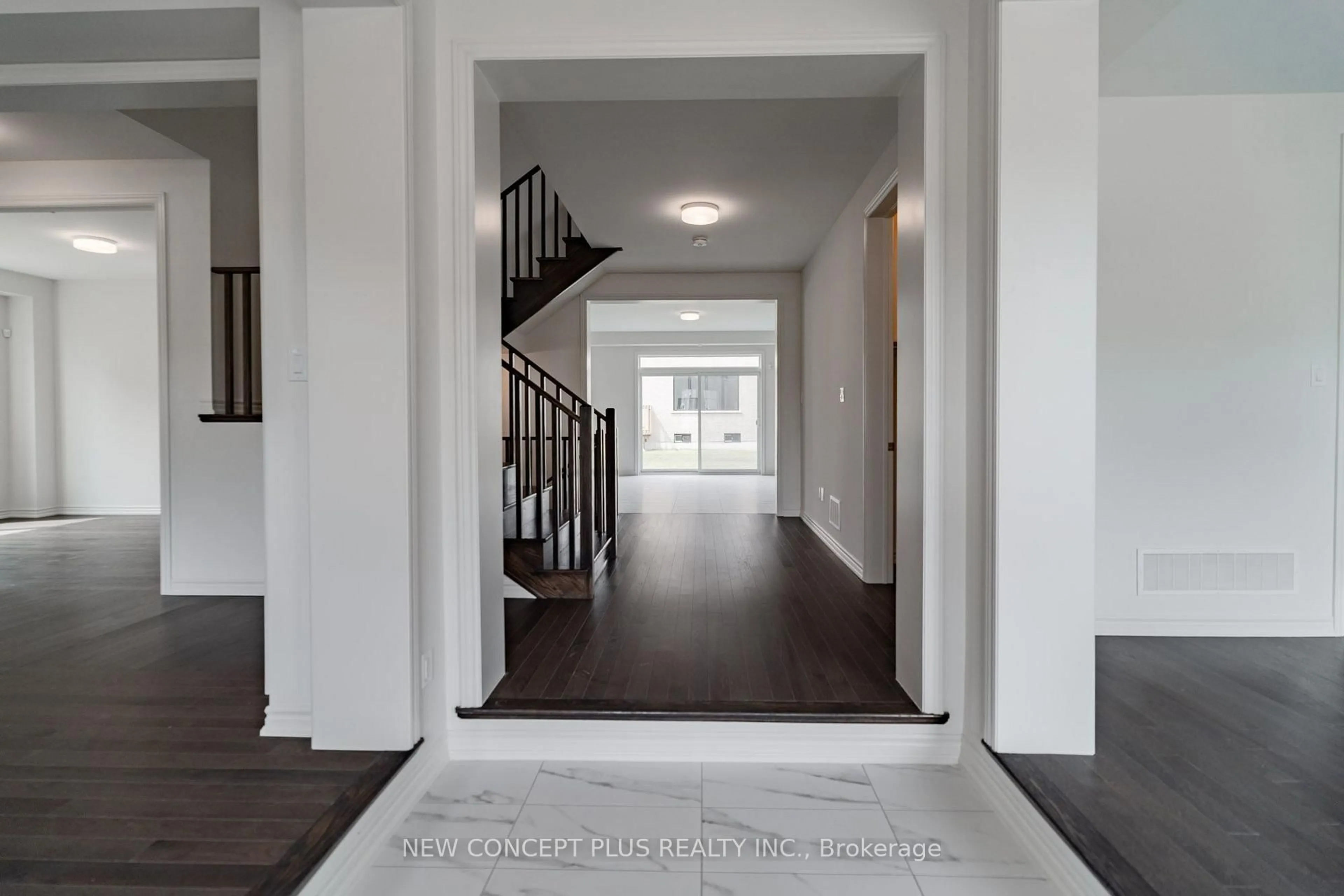 Indoor entryway for 22 Twinleaf Cres, Adjala-Tosorontio Ontario L0G 1W0