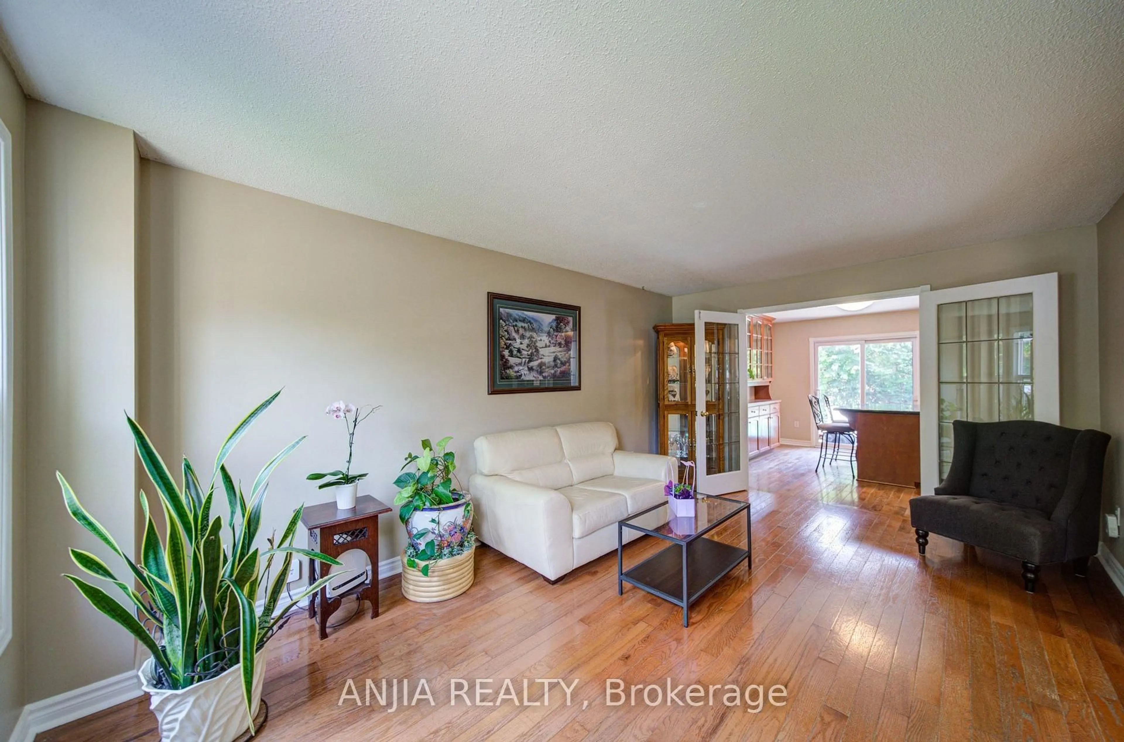 Living room with furniture, unknown for 54 Meyer Circ, Markham Ontario L3P 4C4