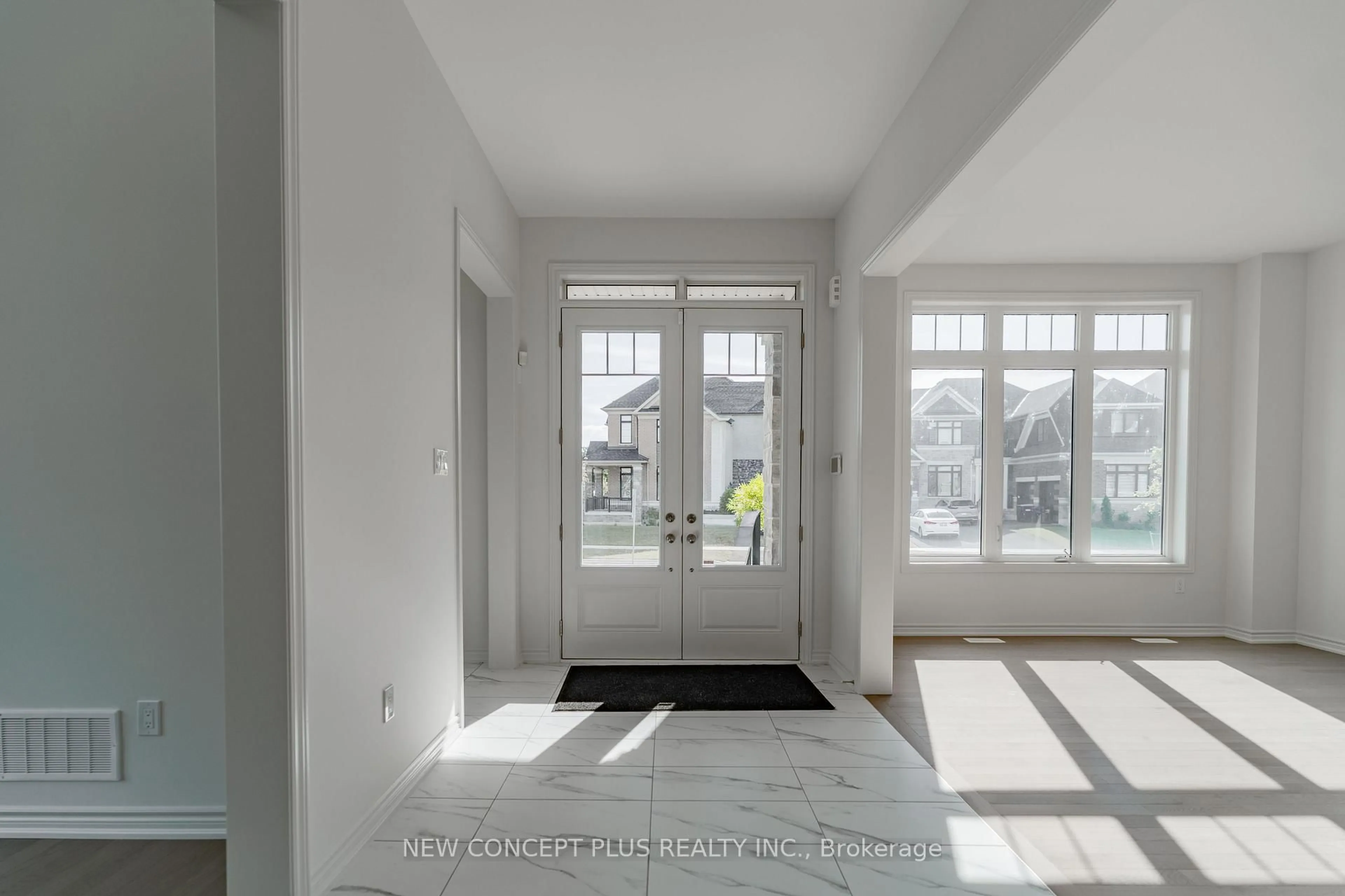 Indoor entryway for 13 Indigo Way, Adjala-Tosorontio Ontario L0G 1W0