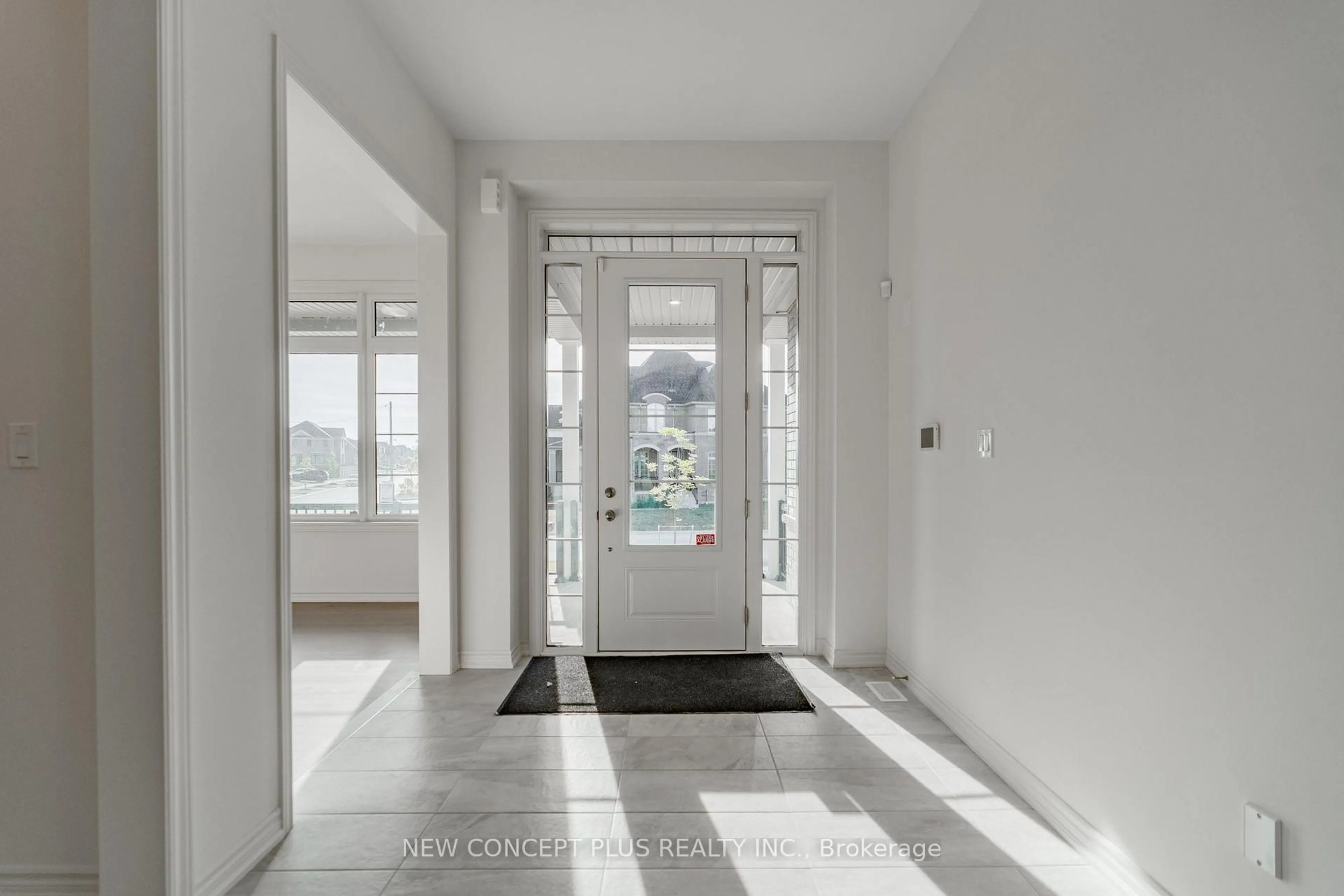 Indoor entryway for 103 Bluebird Ave, Adjala-Tosorontio Ontario L0G 1W0