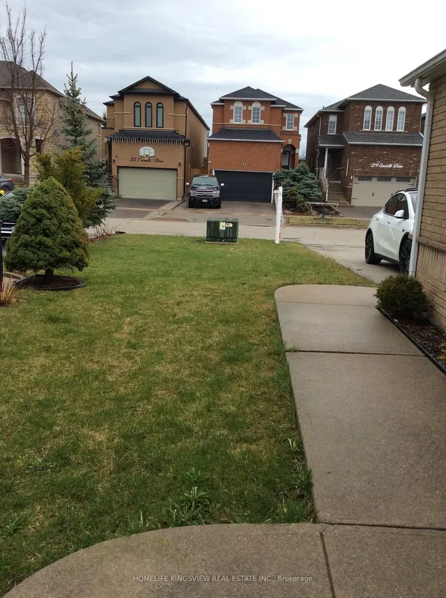 30 Condotti Dr, Vaughan 2