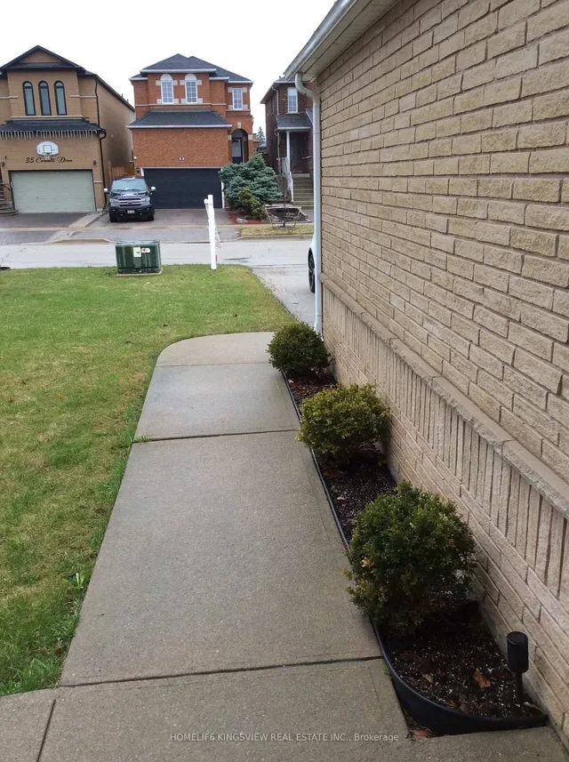 30 Condotti Dr, Vaughan 3