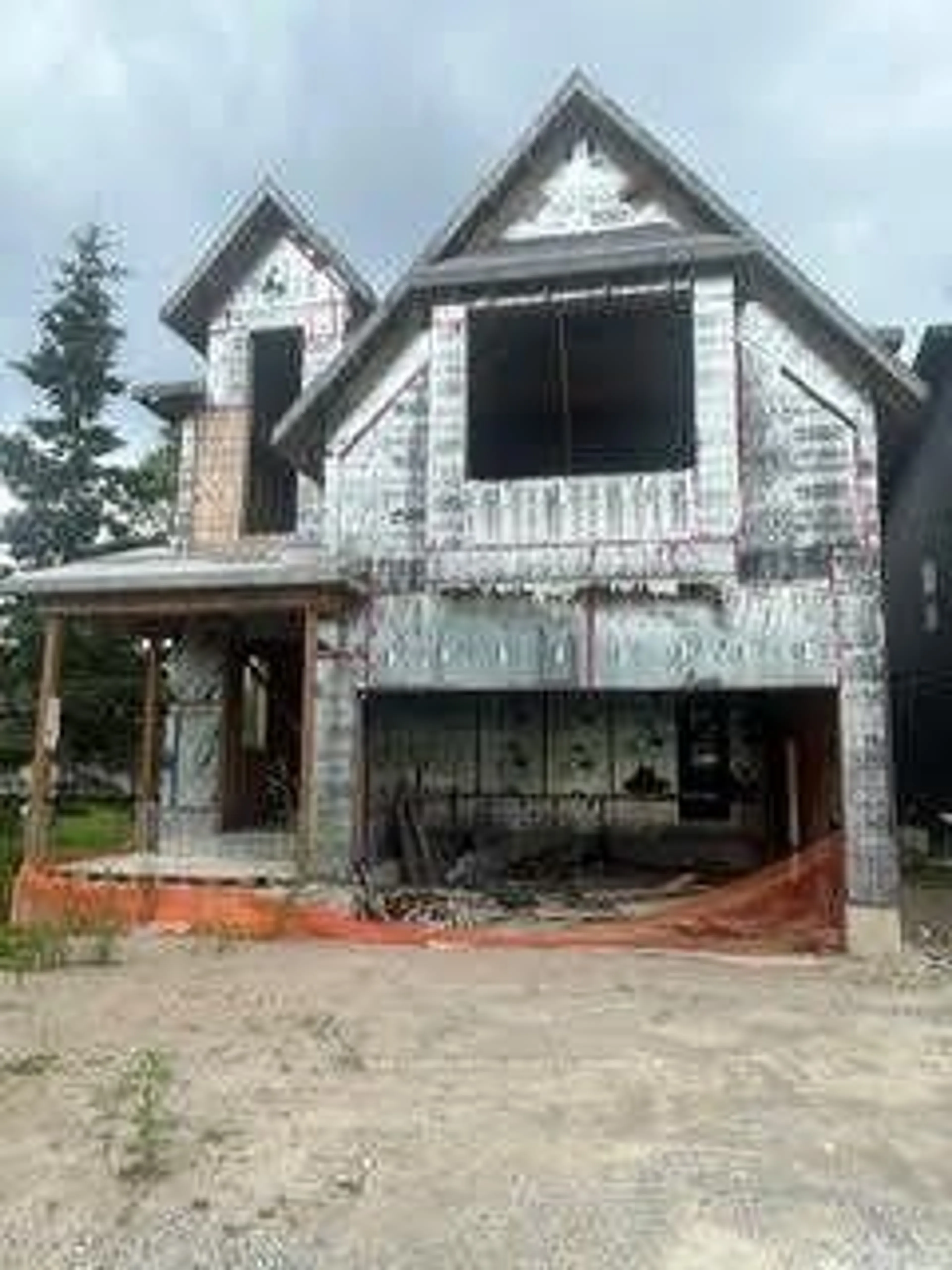 Home with brick exterior material, building for 370A Walter Dr, Georgina Ontario L4P 3A7