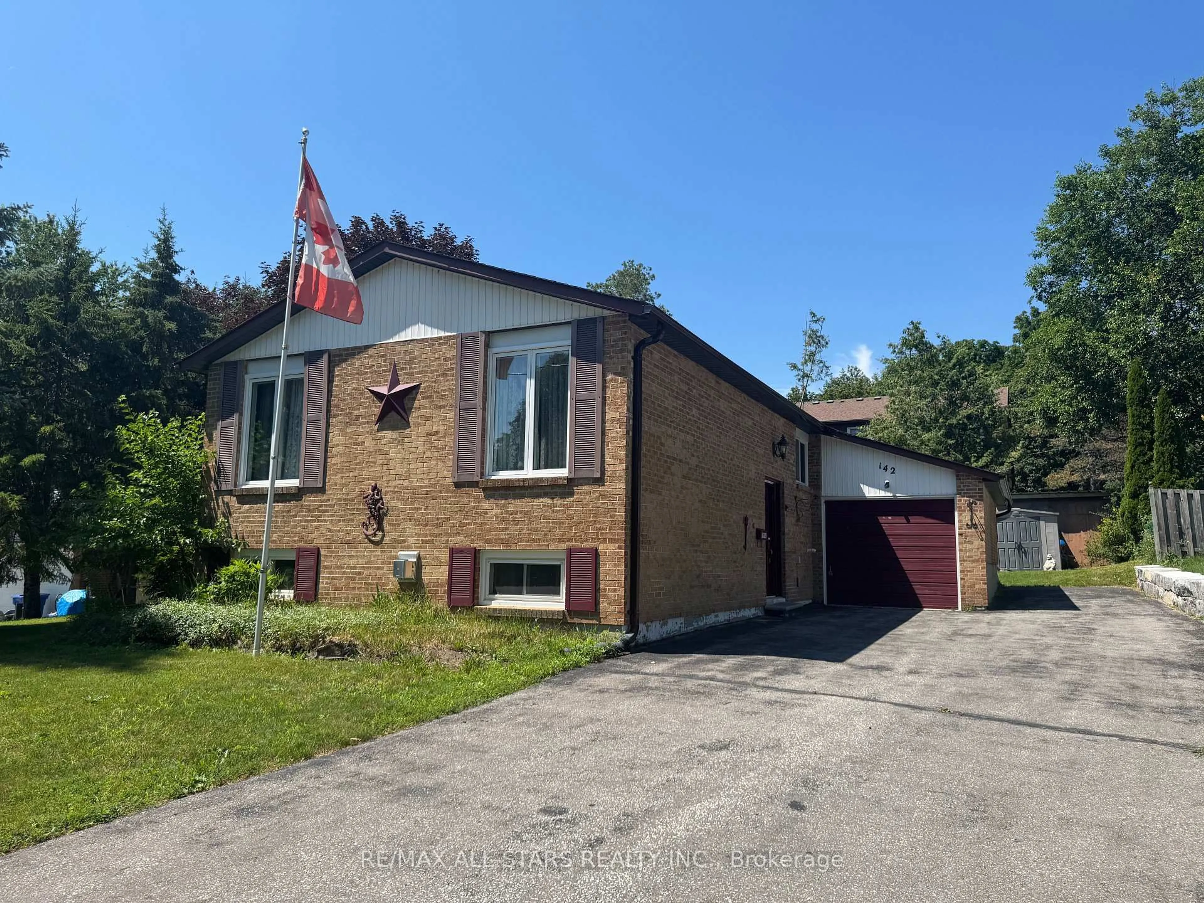 Home with brick exterior material, street for 142 Parkview Rd, Georgina Ontario L4P 2J7