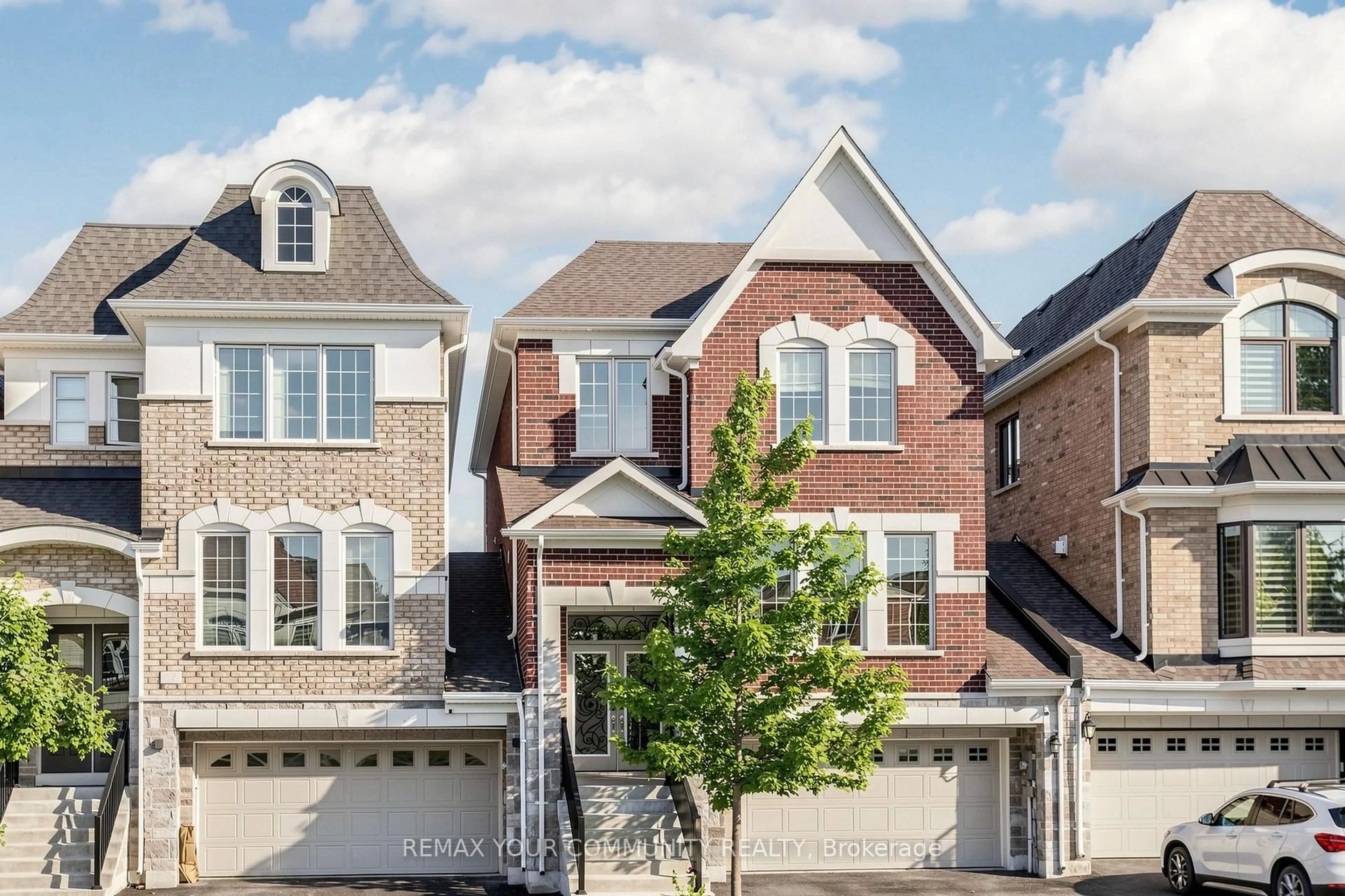Home with brick exterior material, street for 21 Princess Charlotte Ave, Whitchurch-Stouffville Ontario L4A 1Y8