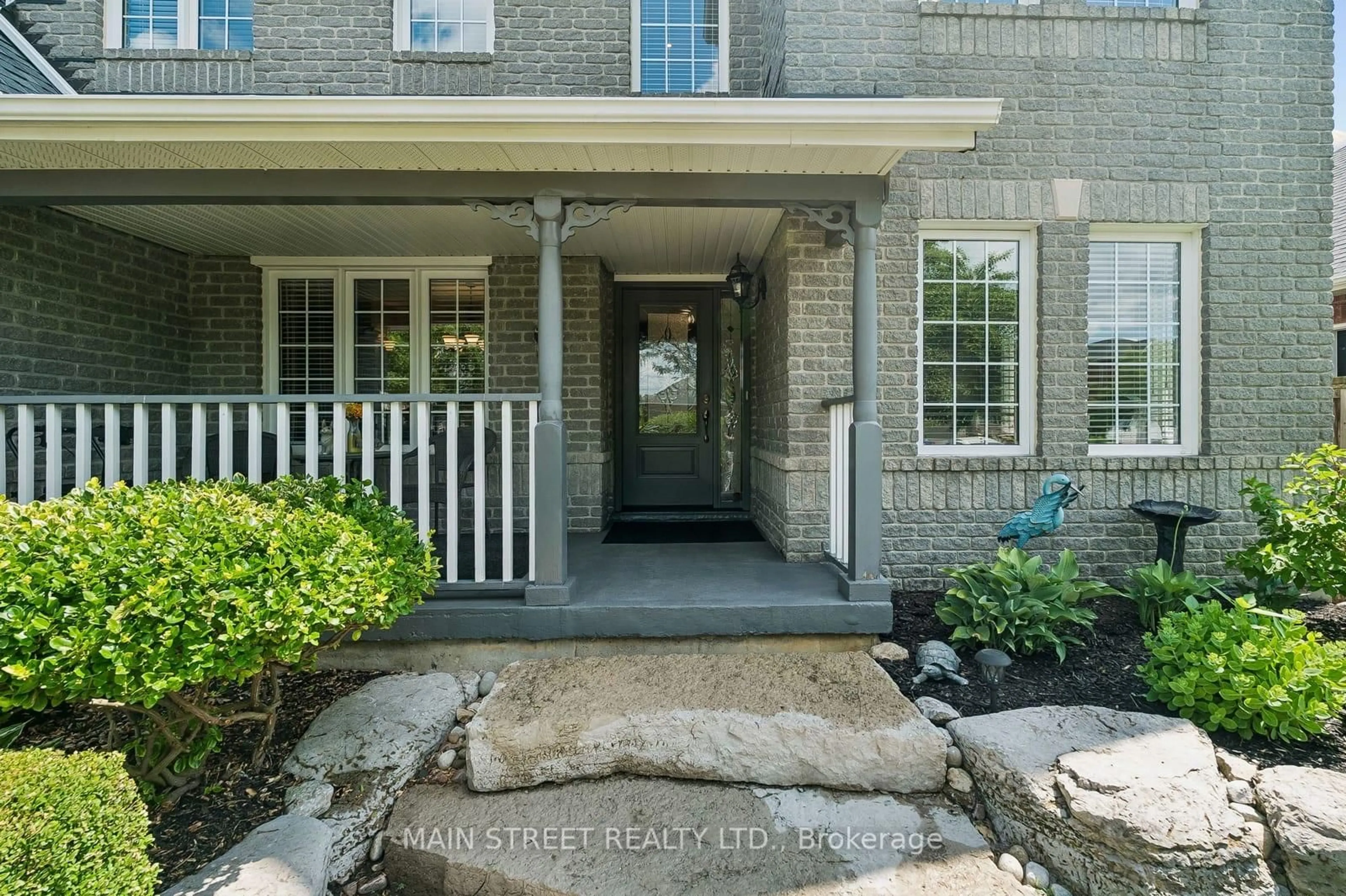 Indoor entryway for 33 HIGHCASTLE Ave, Georgina Ontario L4P 4B4