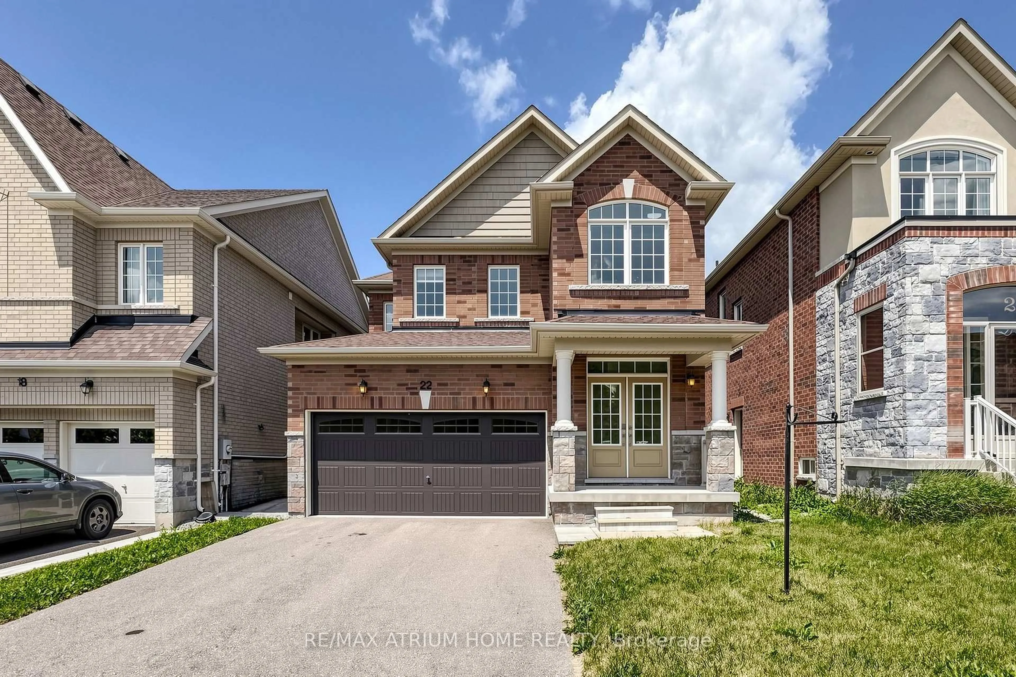 Home with brick exterior material, street for 22 Mondial Cres, East Gwillimbury Ontario L9N 0S1