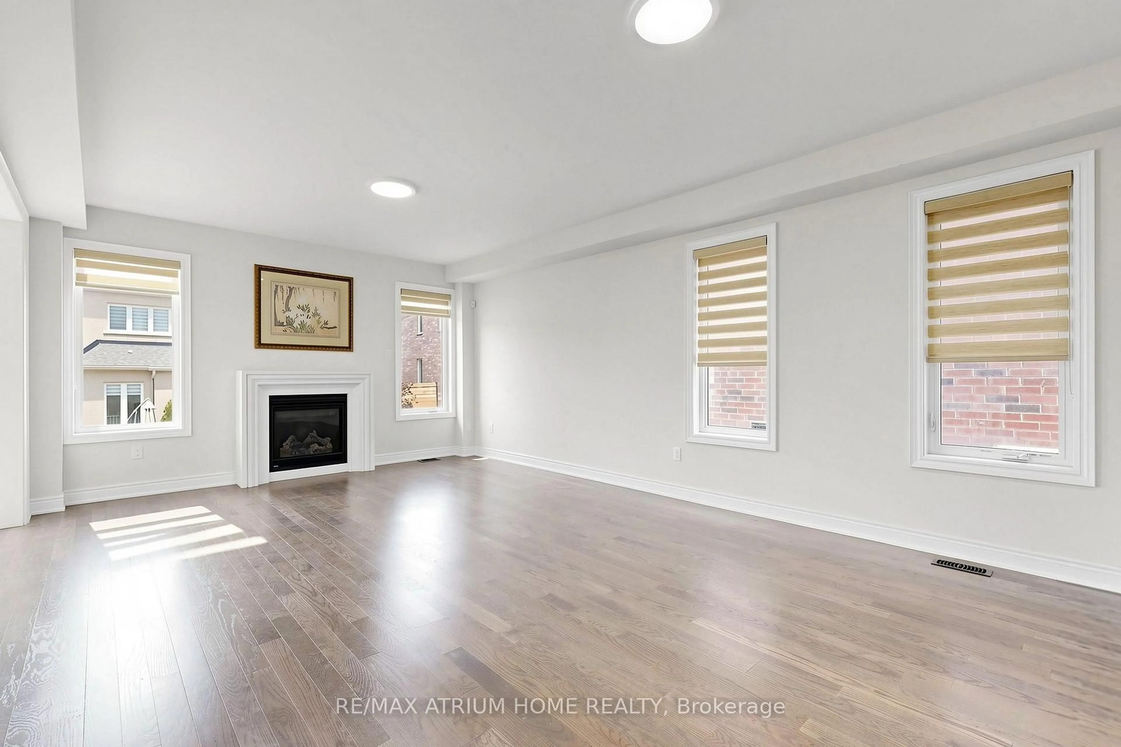 A pic of a room for 22 Mondial Cres, East Gwillimbury Ontario L9N 0S1