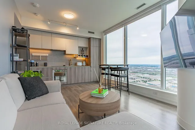 898 Portage Pkwy #5903, Vaughan 4