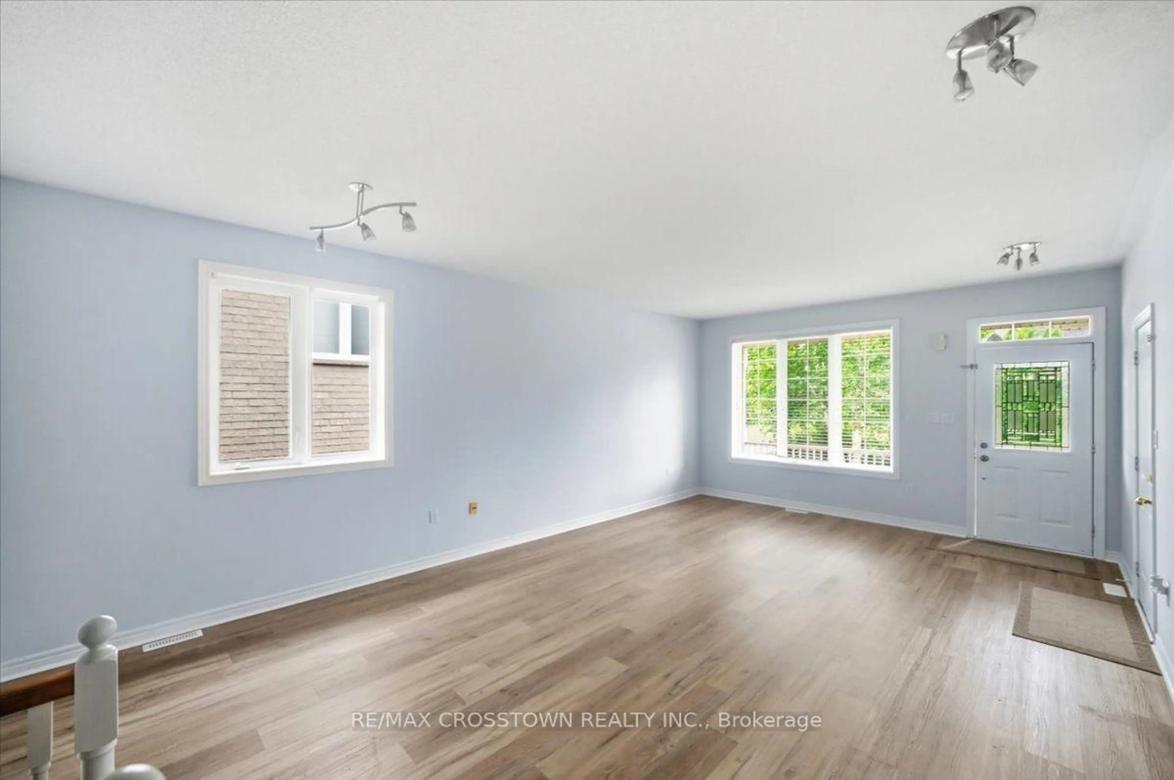 A pic of a room for 12 Dr. Jones Dr, King Ontario L0G 1T0