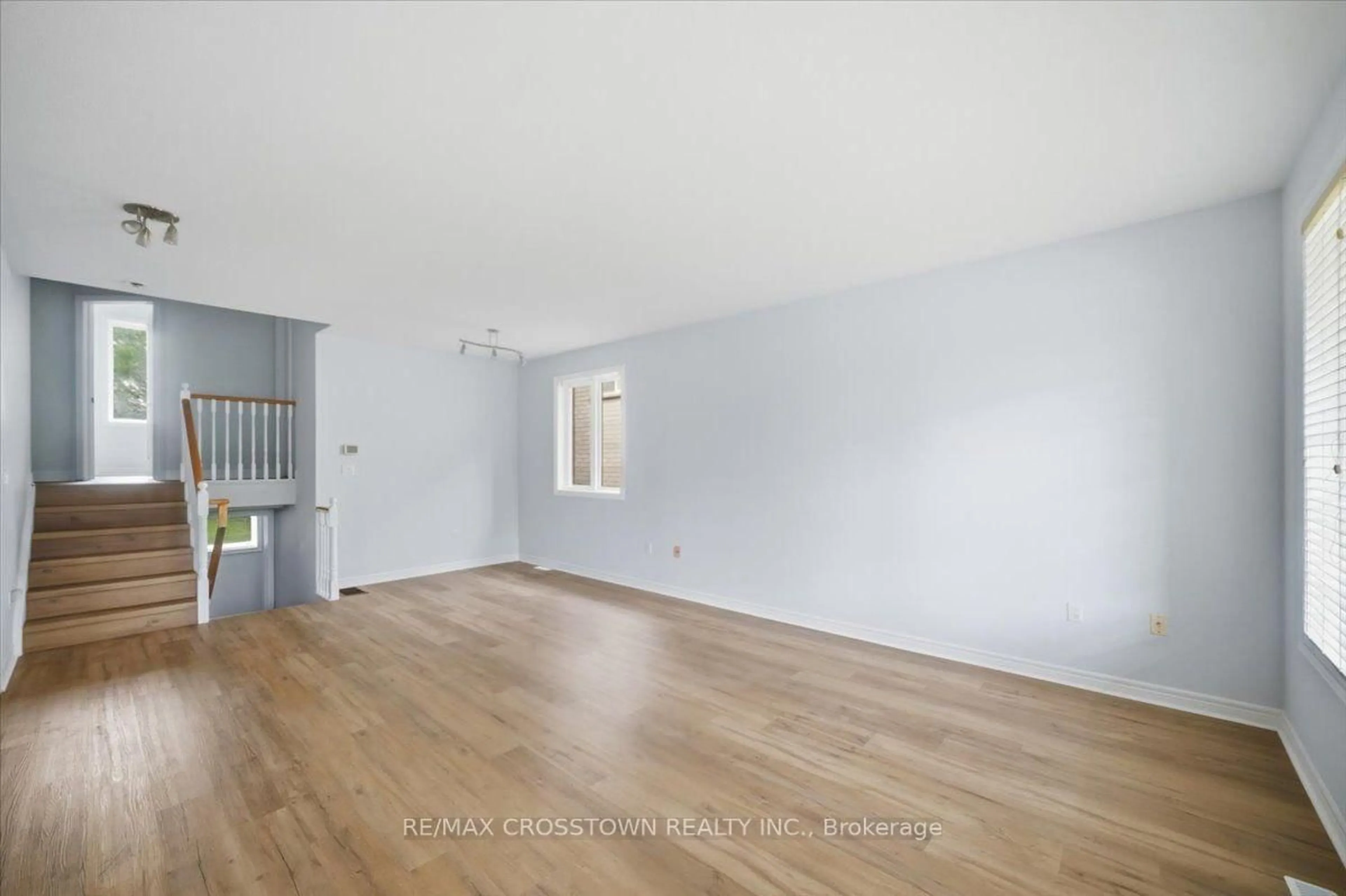 A pic of a room for 12 Dr. Jones Dr, King Ontario L0G 1T0
