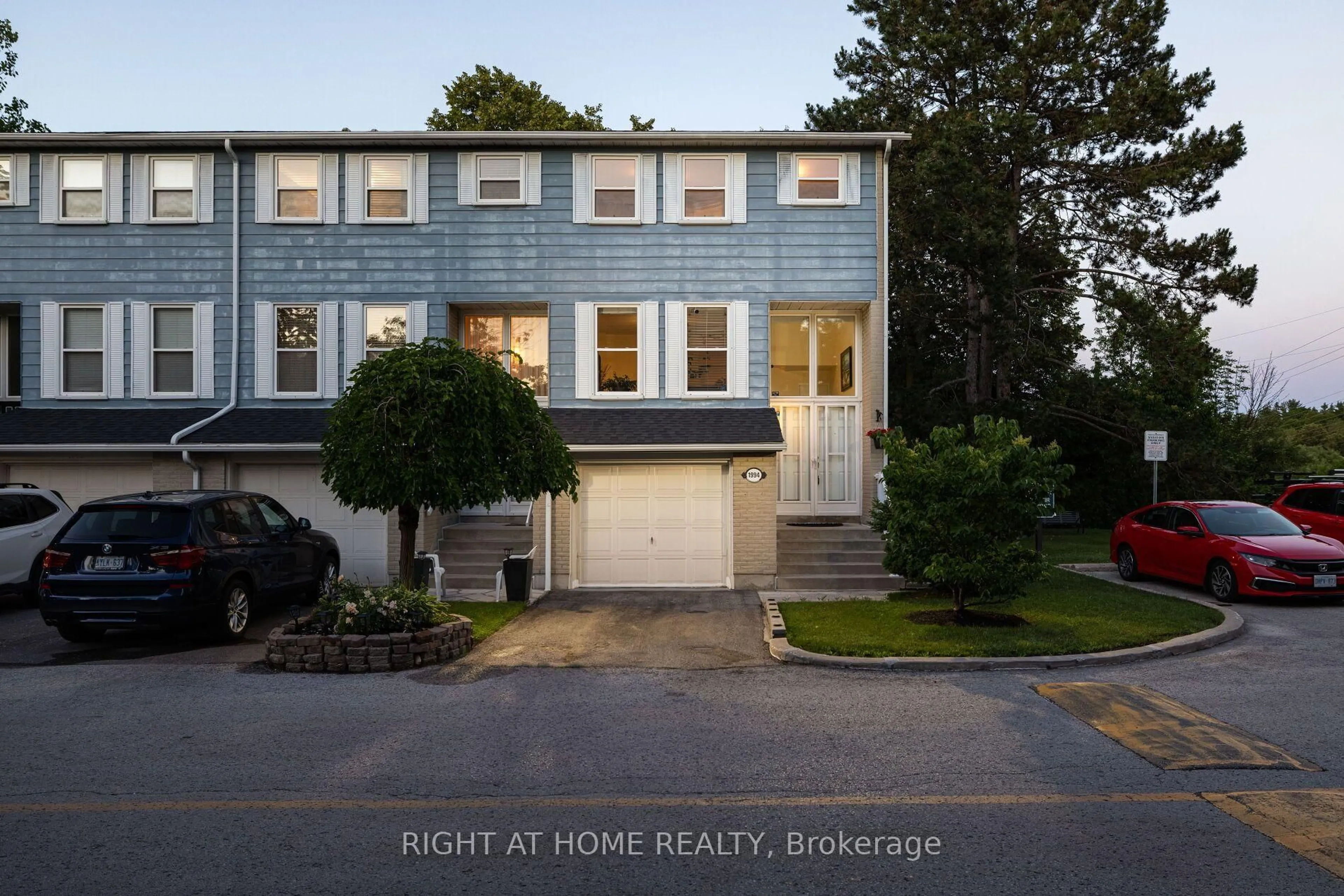 Unknown for 1994 John St St, Markham Ontario L3T 1Z1