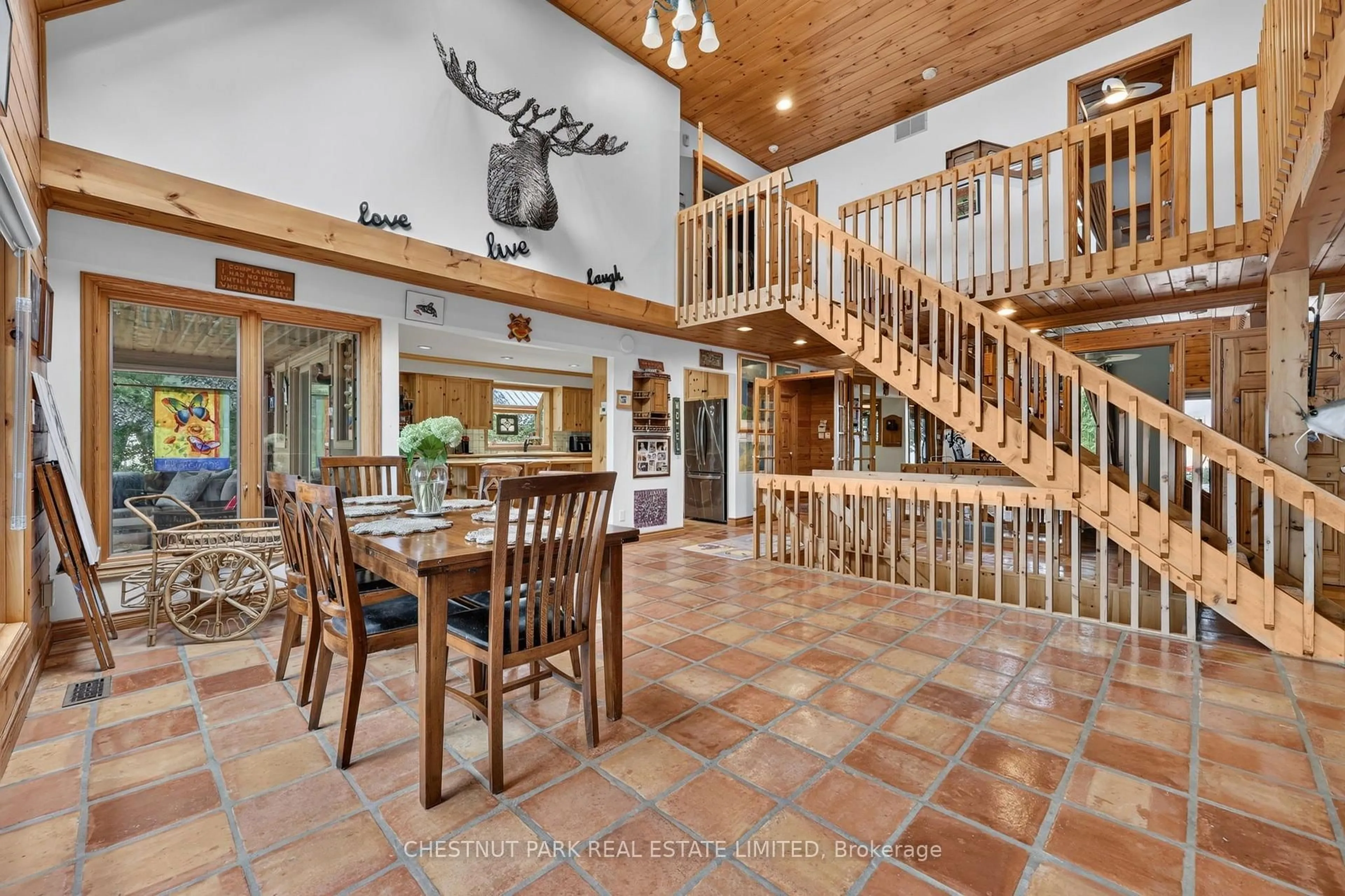 Indoor foyer for 3209 Summer Pl, Innisfil Ontario L9S 3B8