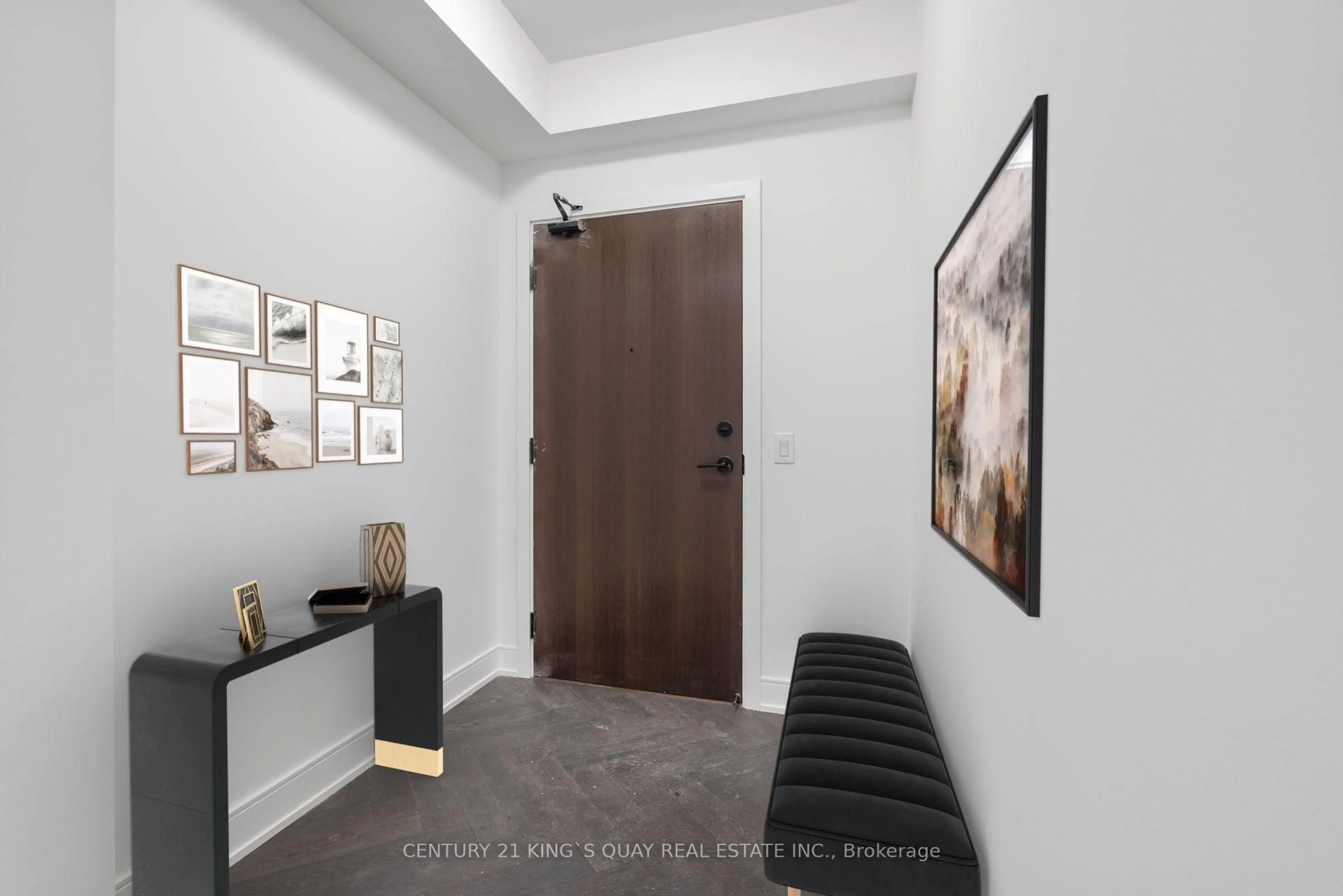 Indoor entryway for 8888 Yonge St #1004, Richmond Hill Ontario L4C 6Z1