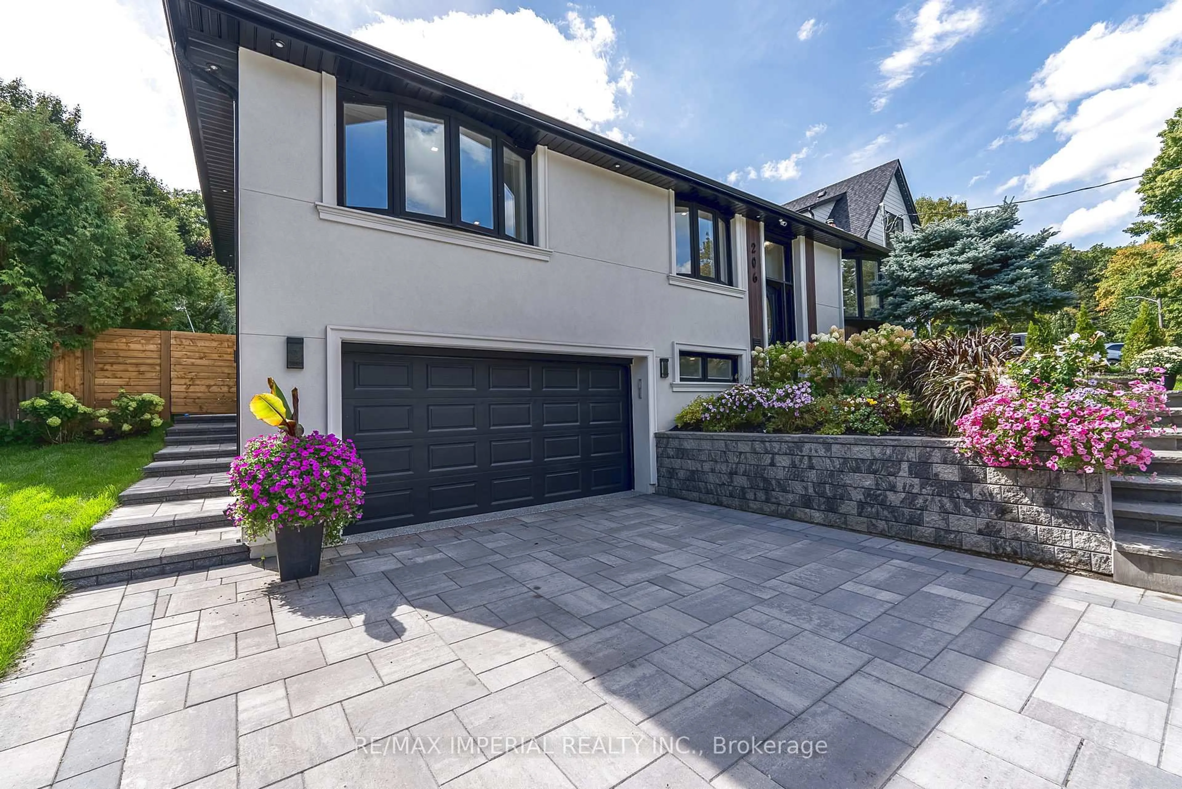 Home with brick exterior material, street for 206 Richard Ave, Newmarket Ontario L3Y 4P7