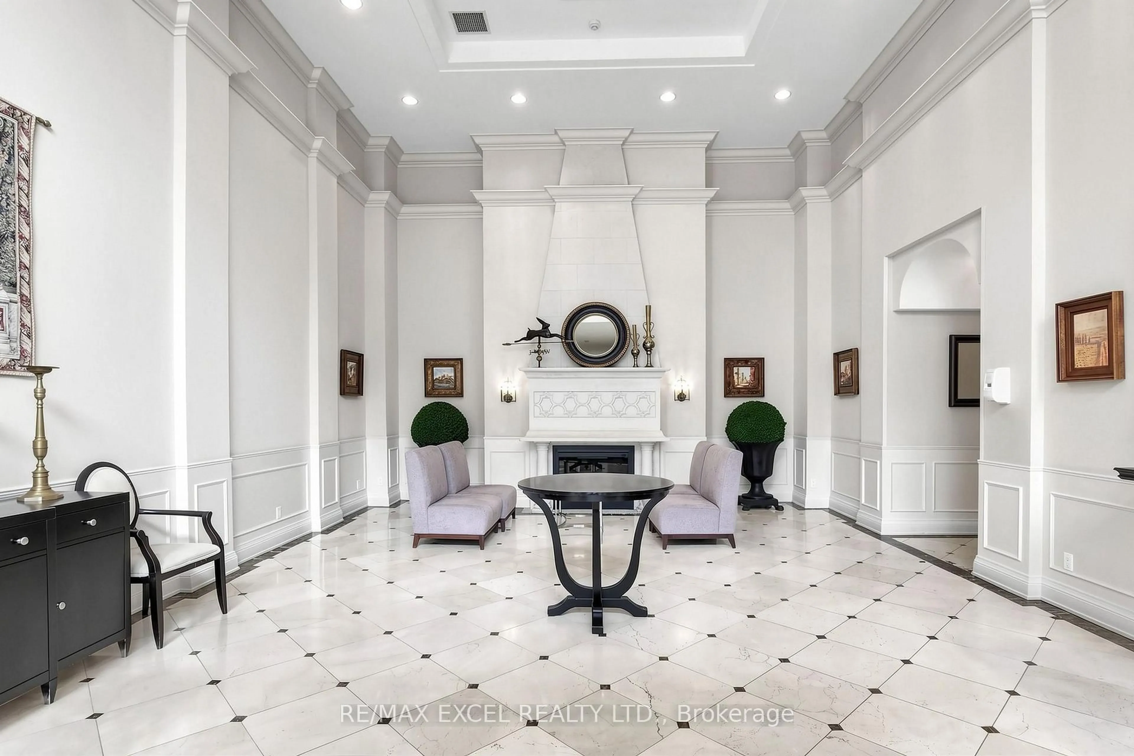 Lobby for 350 Red Maple Rd #508, Richmond Hill Ontario L4C 0T5