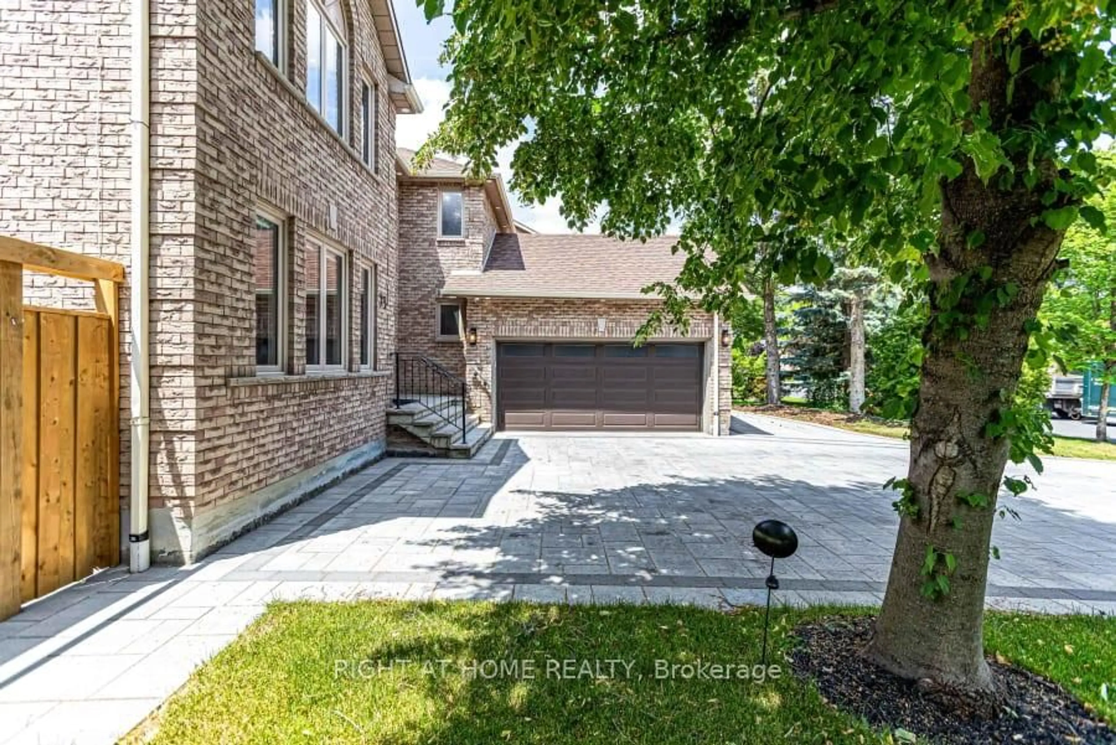 Home with brick exterior material, street for 35 Harmony Hill Cres, Richmond Hill Ontario L4C 8Z2