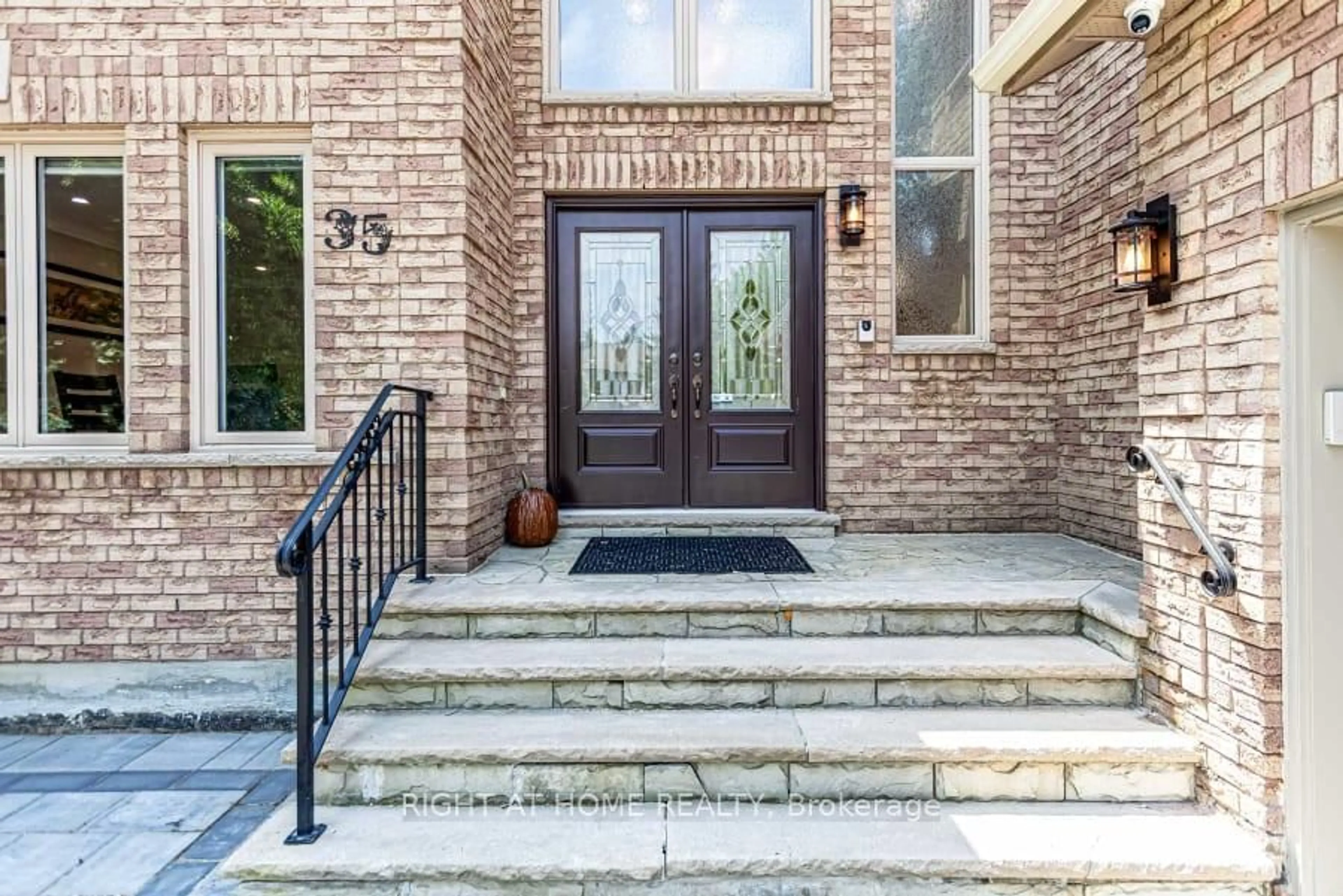 Home with brick exterior material, street for 35 Harmony Hill Cres, Richmond Hill Ontario L4C 8Z2