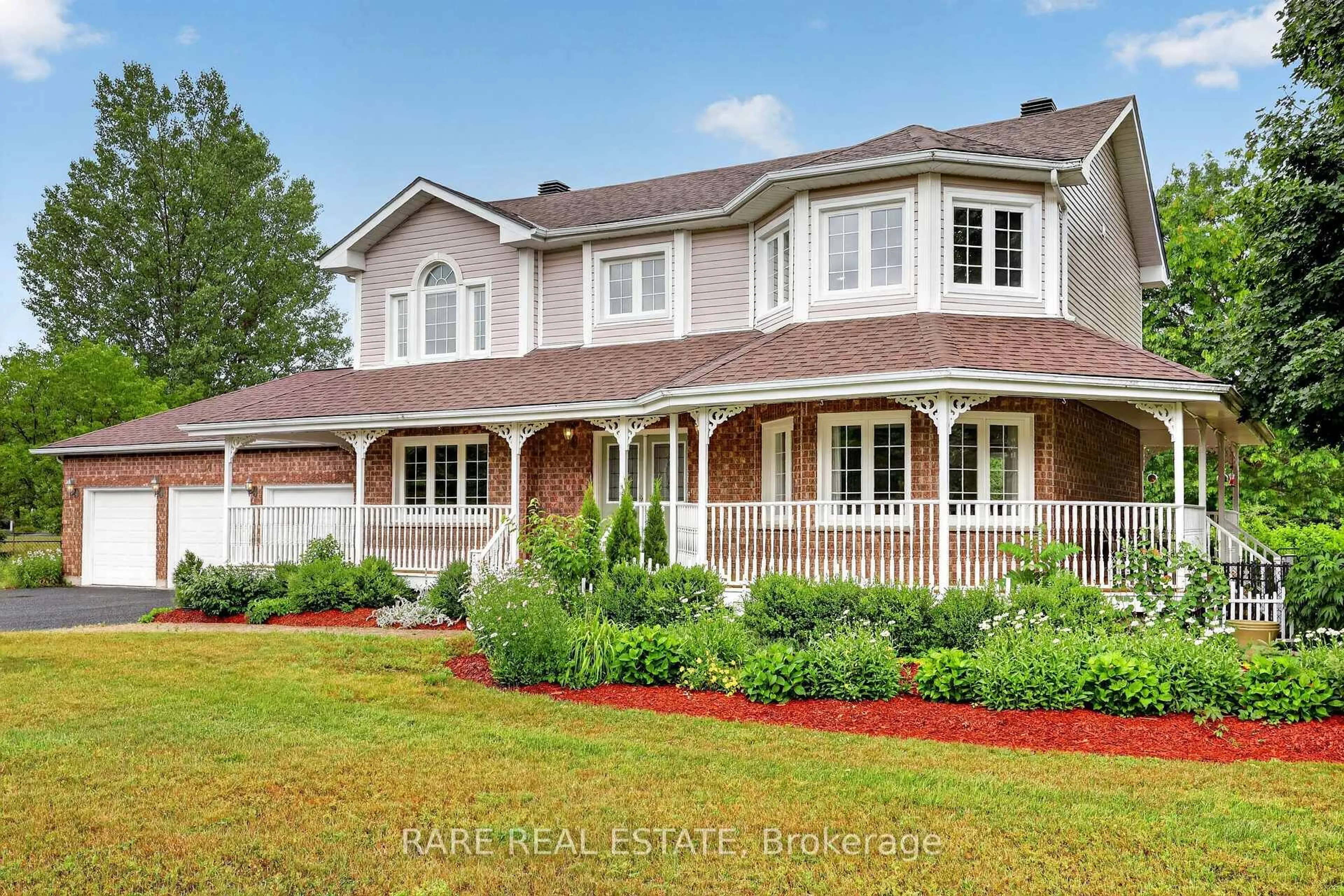 Home with vinyl exterior material, street for 34 Pineview Tr, Essa Ontario L0M 1T0