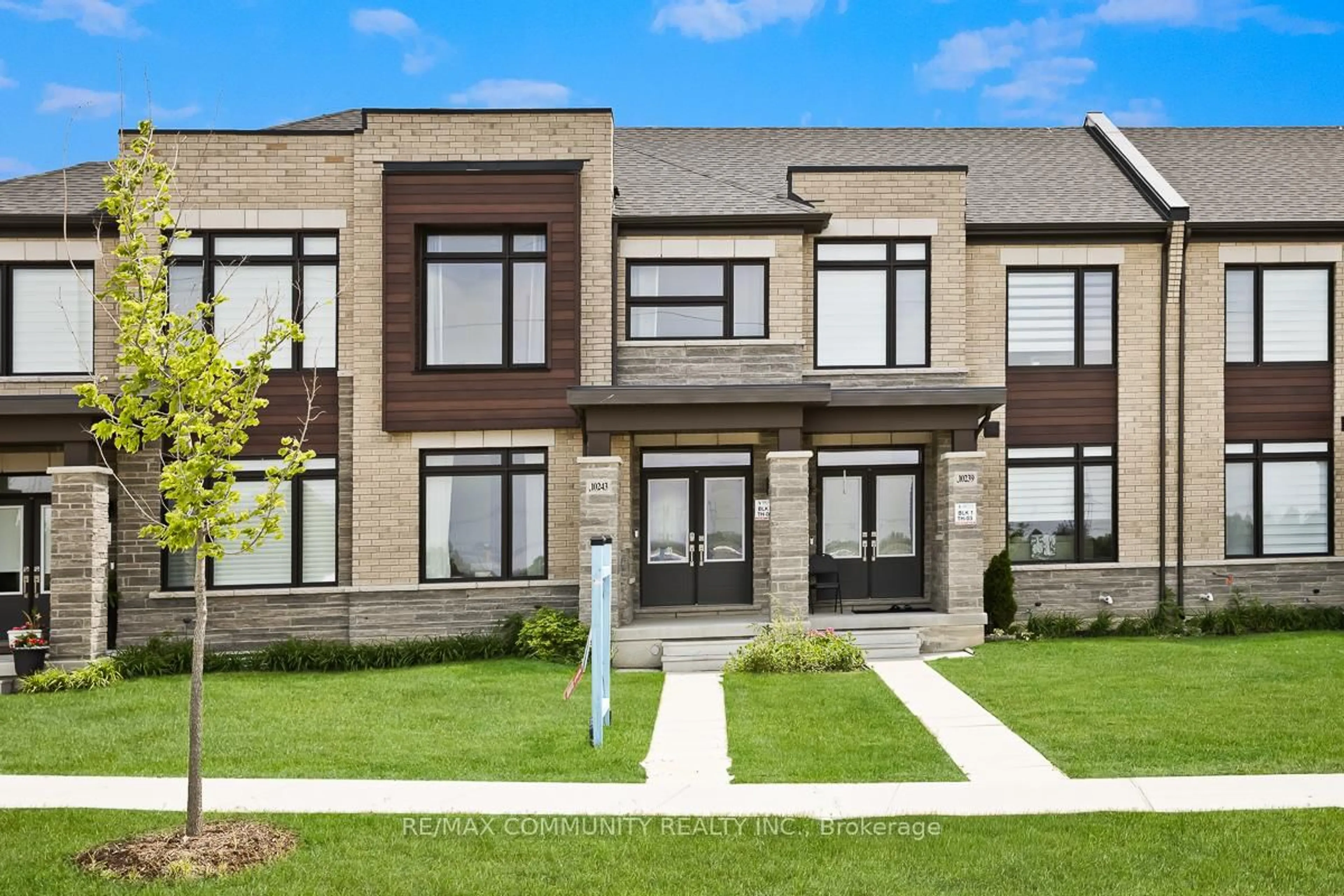 Home with brick exterior material, street for 10243 Huntington Rd, Vaughan Ontario L4H 5J4