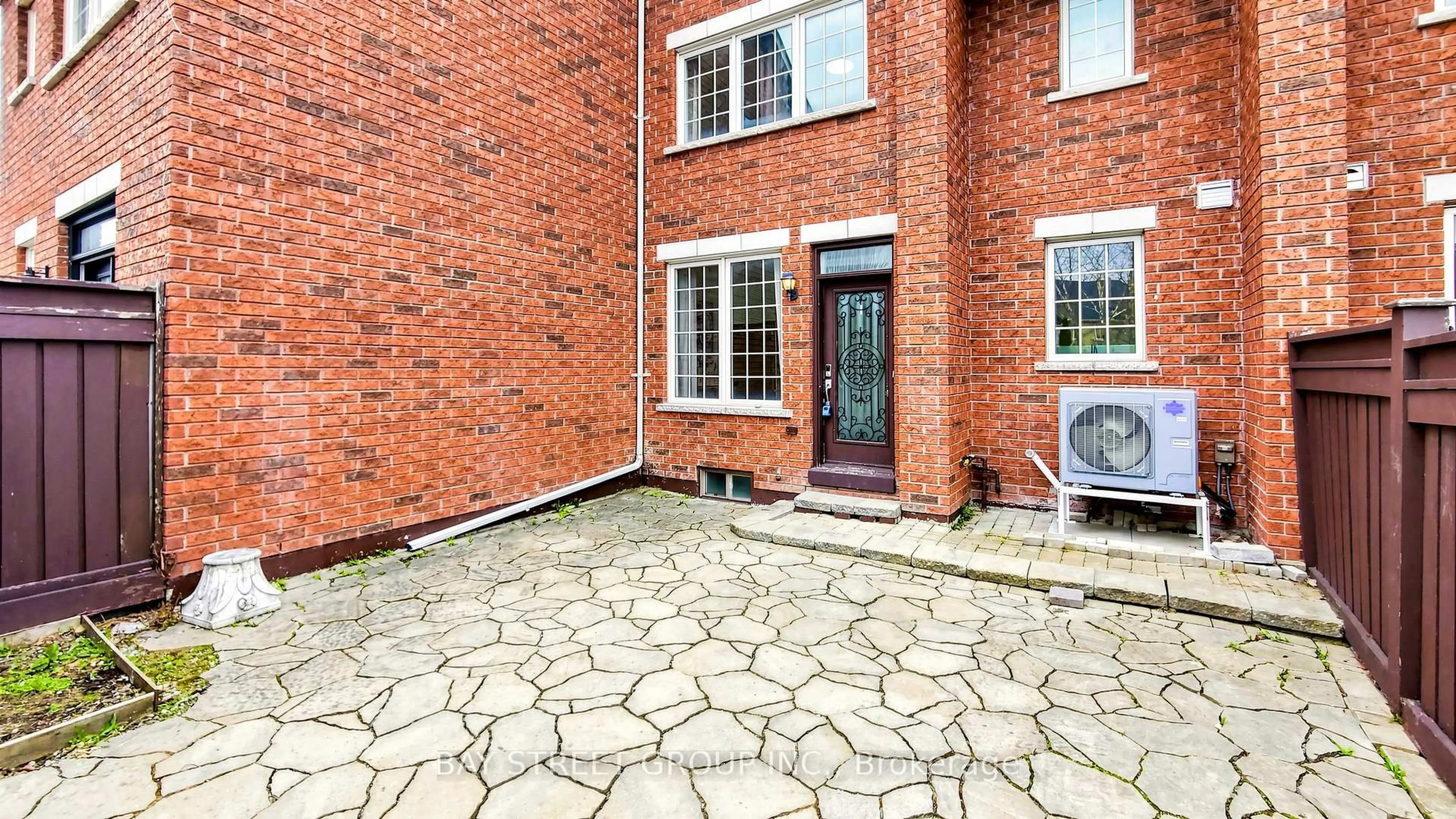 Patio, street for 97 Zokol Dr, Aurora Ontario L4G 0B9