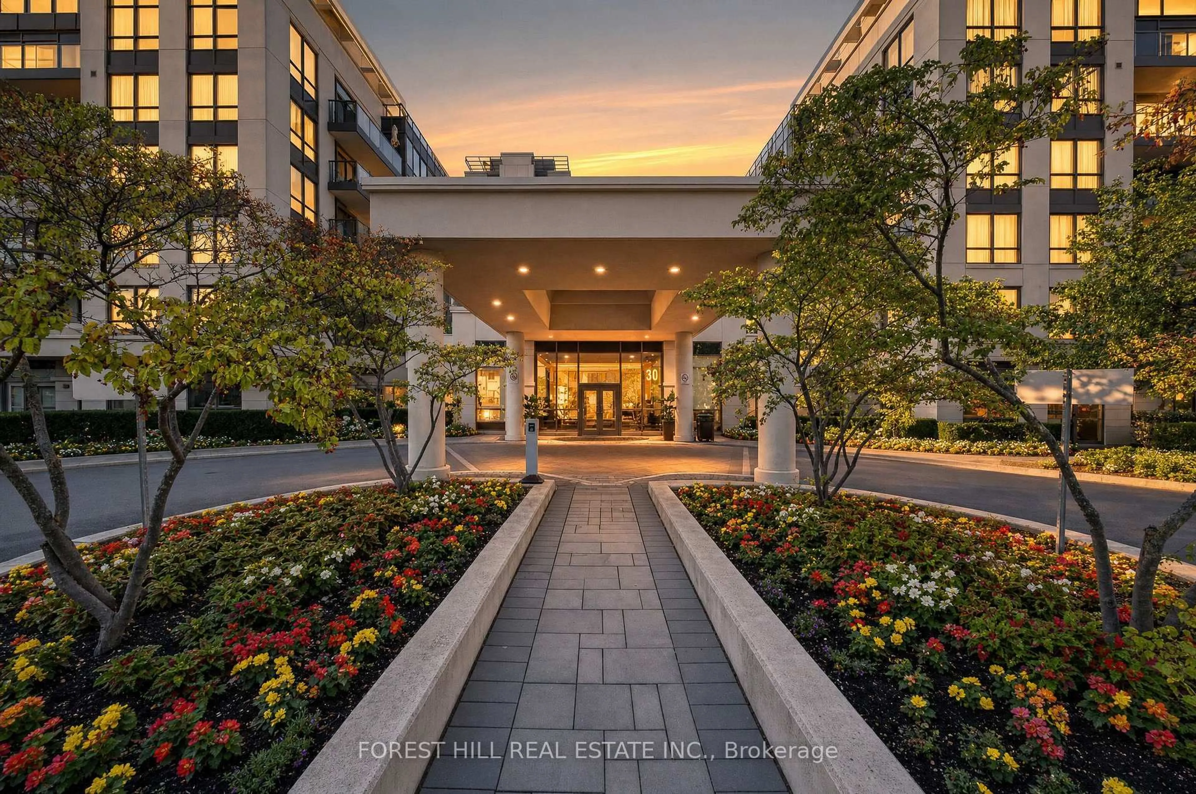 Indoor foyer for 20 North Park Rd #514, Vaughan Ontario L4J 0G7
