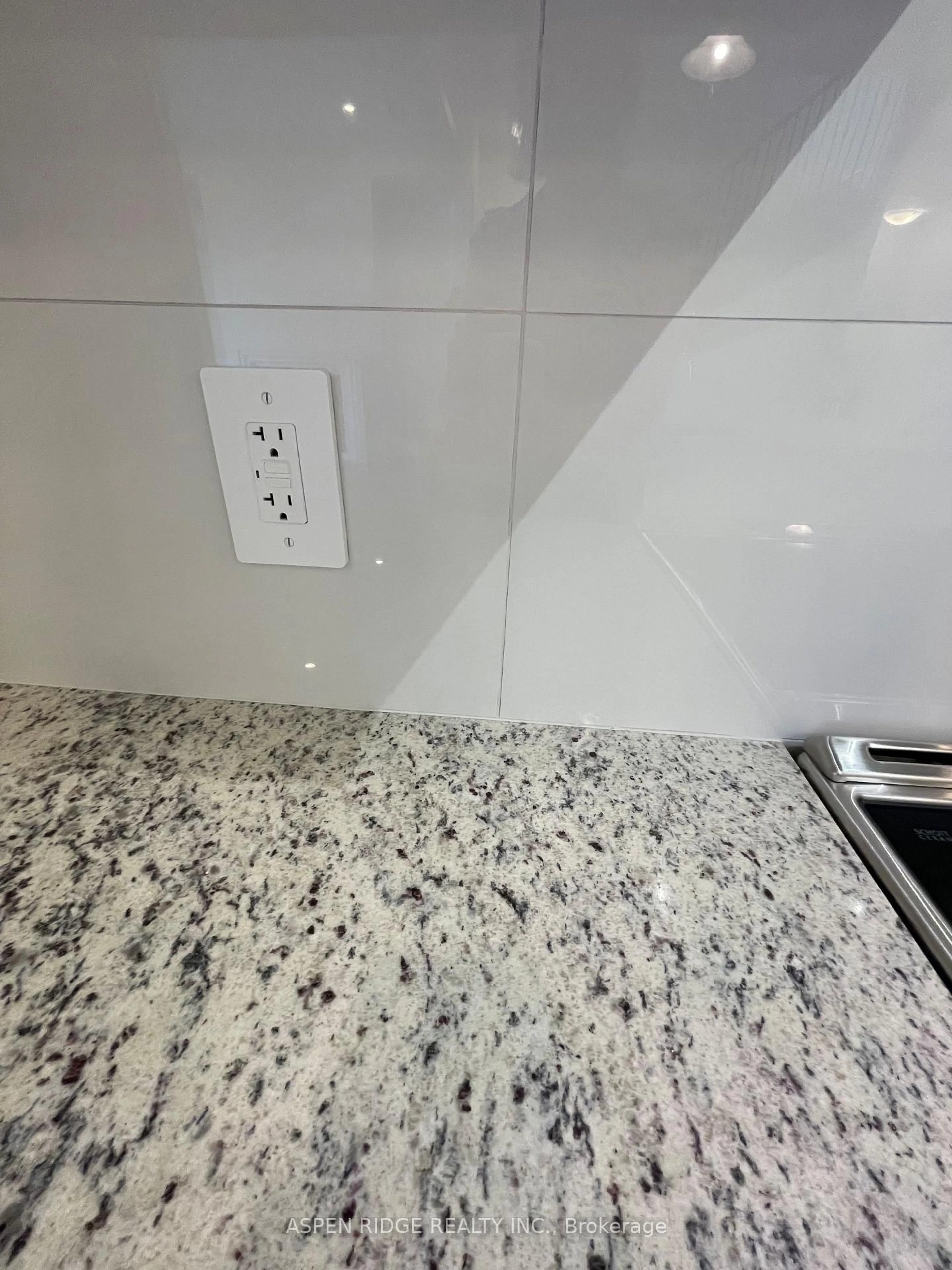 Contemporary kitchen, unknown for 46 Lucy Pick Ave, Markham Ontario L6C 3N8