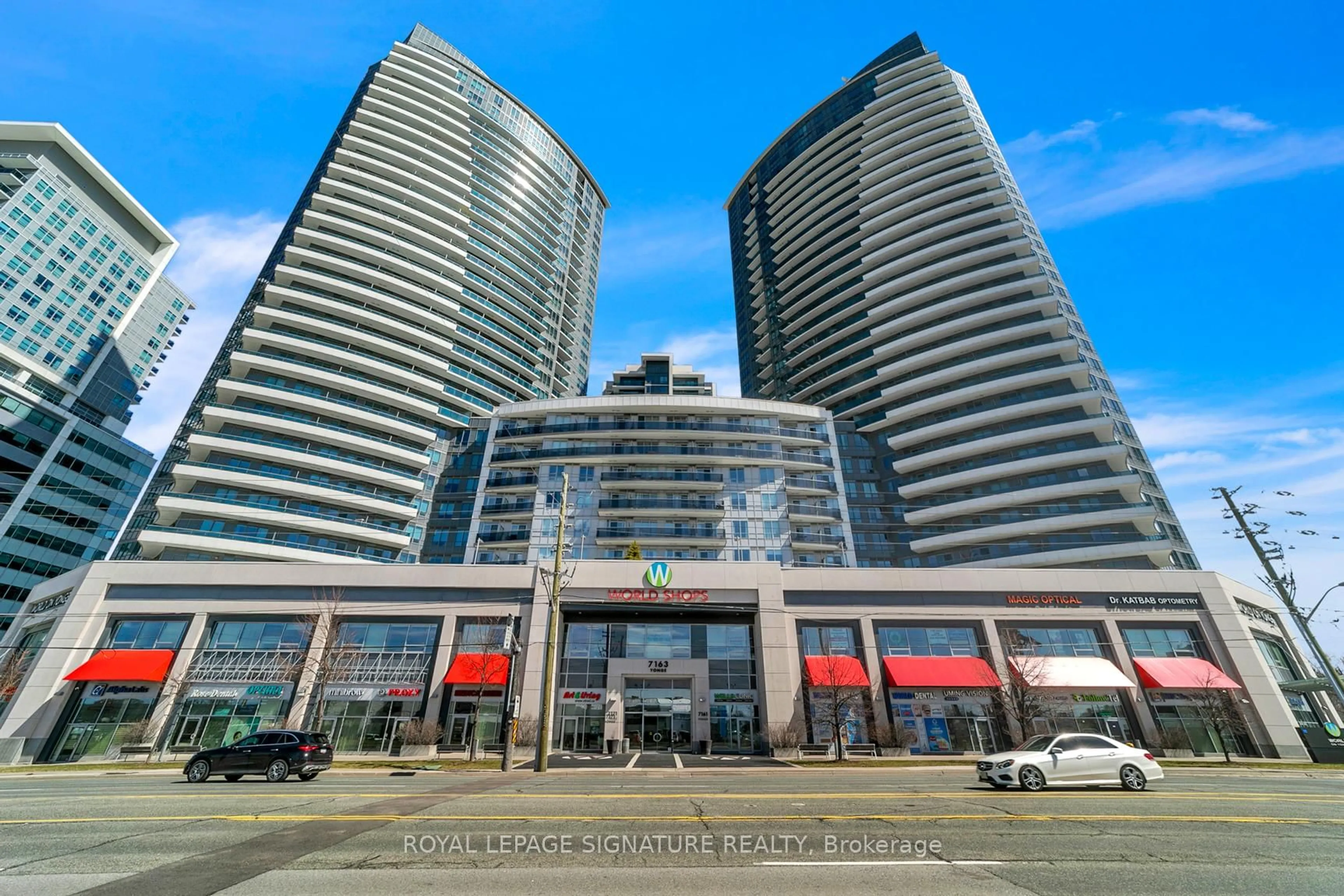 Indoor foyer for 7161 Yonge St #LPH316, Markham Ontario L3T 0C8