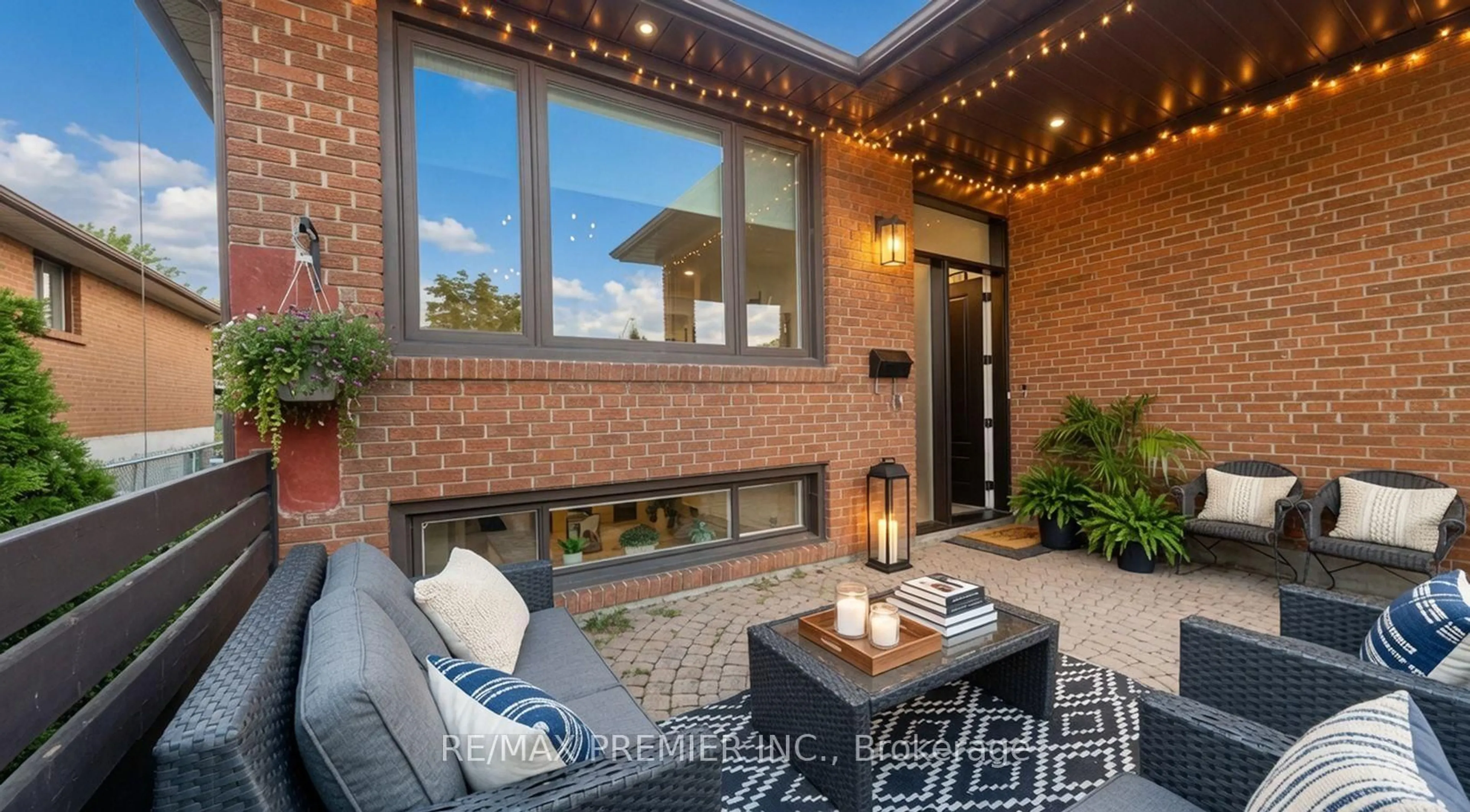 Home with brick exterior material, street for 438 Woodbridge Ave, Vaughan Ontario L4L 2T4