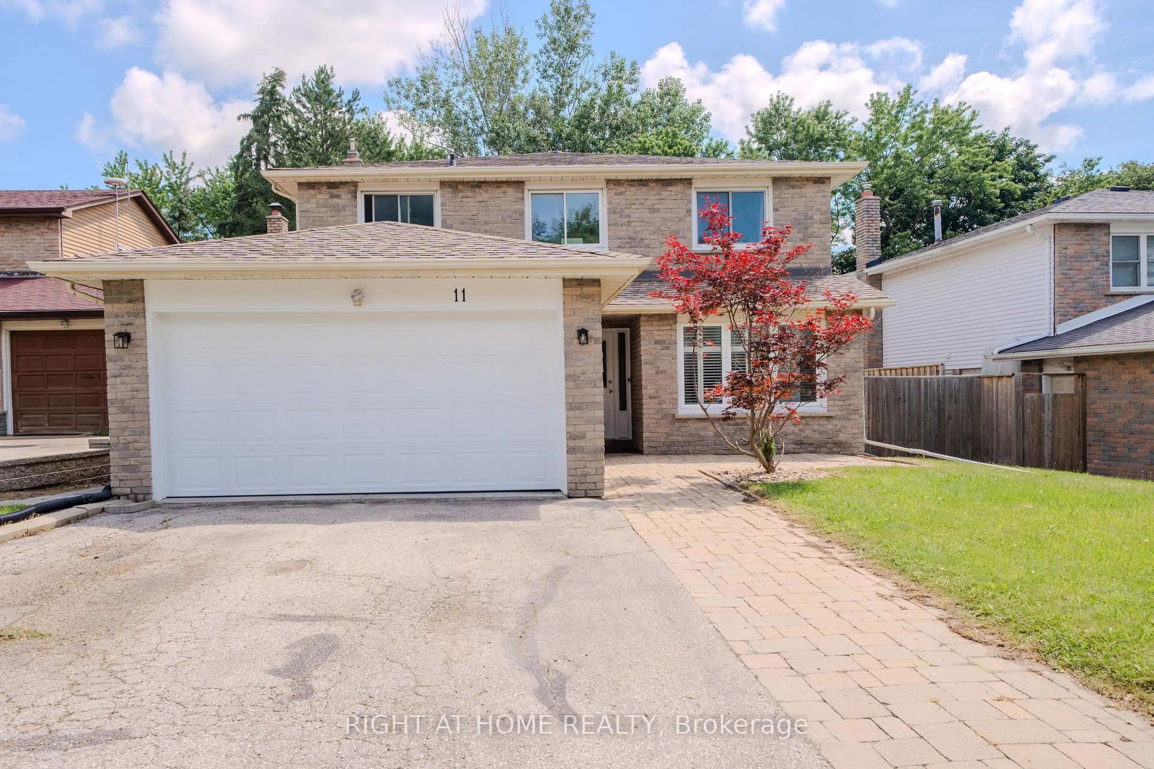 Unknown for 11 Carlson Dr, Newmarket Ontario L3Y 6A8