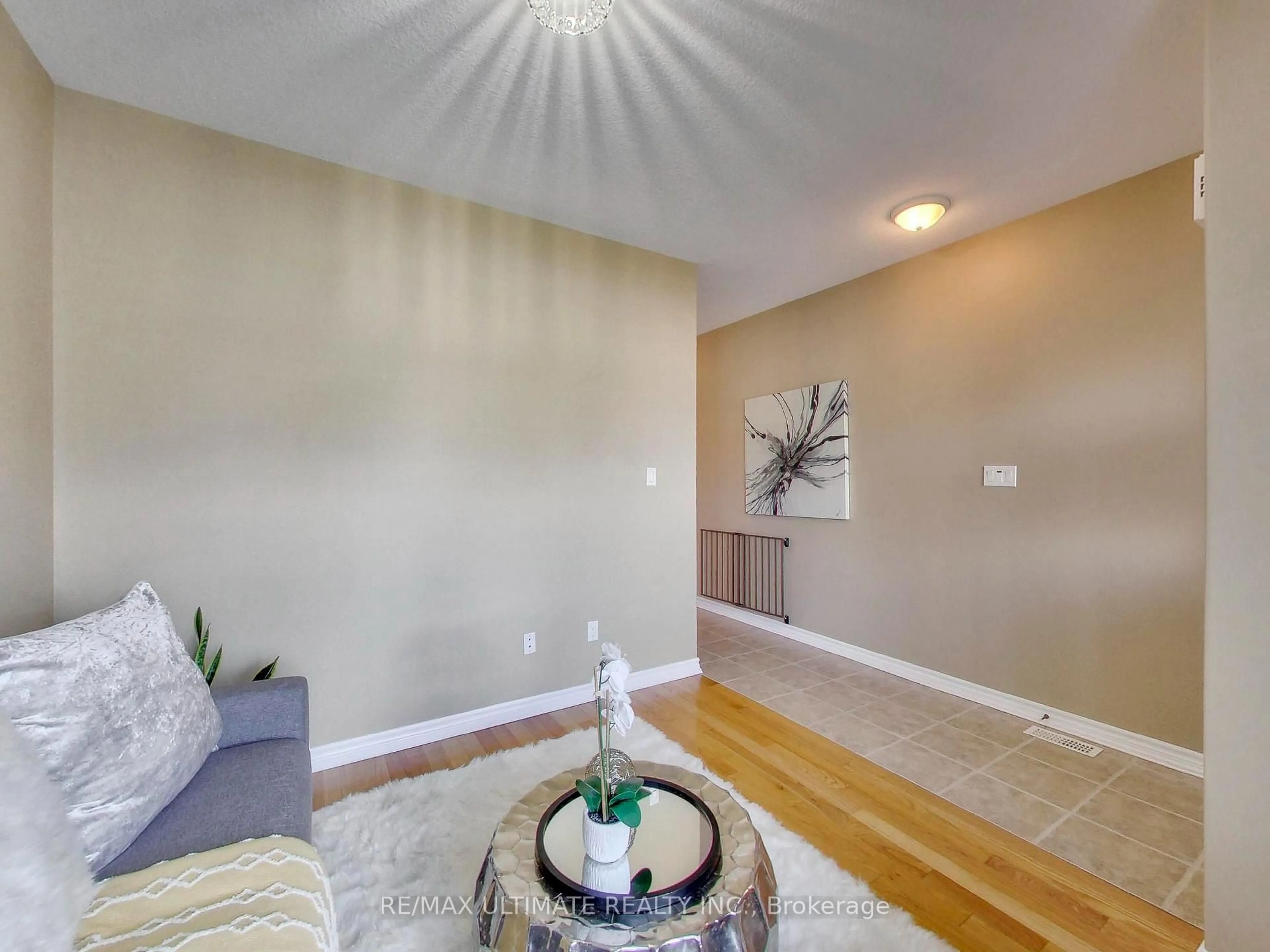 Living room with furniture, unknown for 152 Gray Ave, New Tecumseth Ontario L9R 0G5