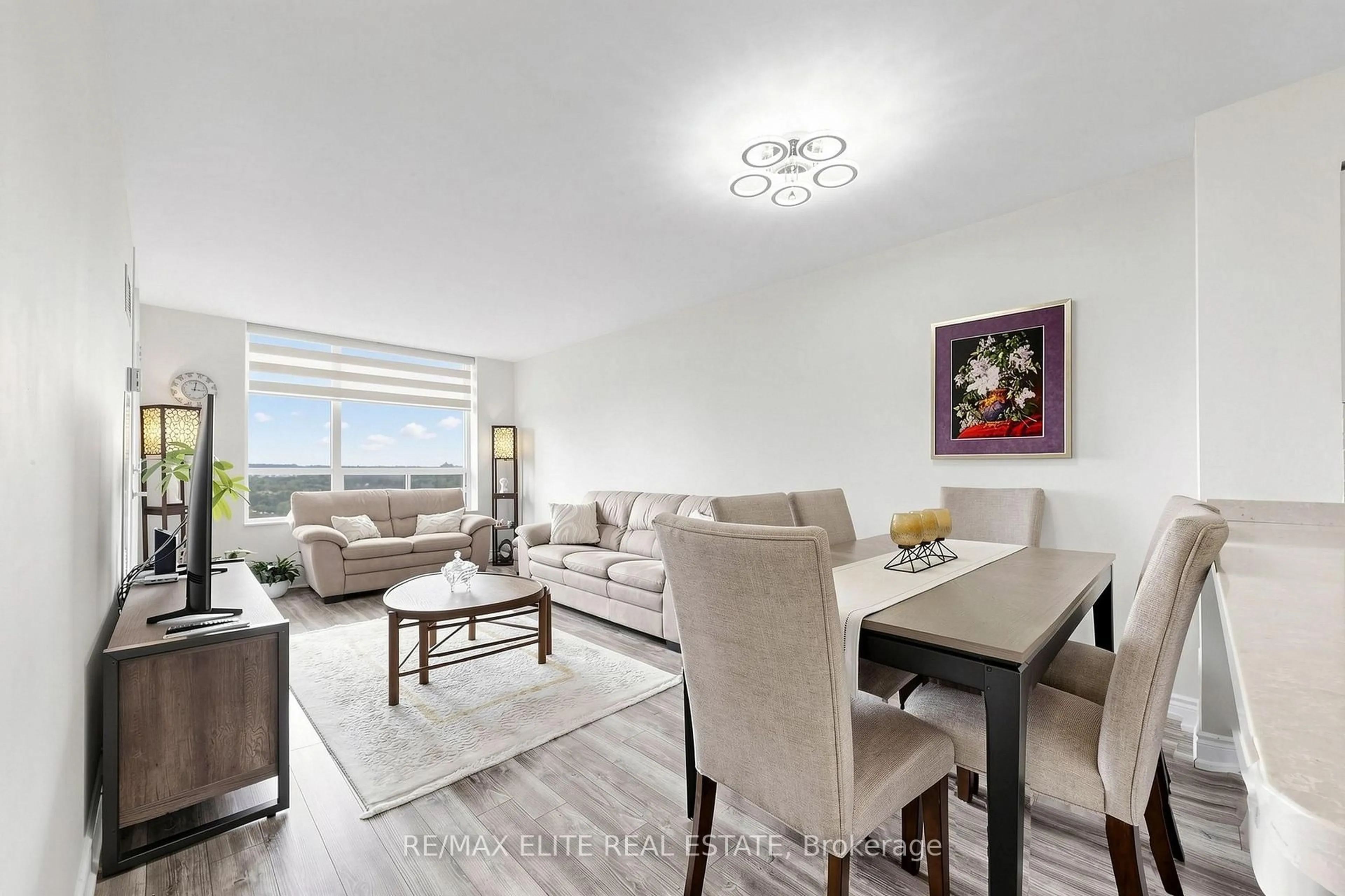 Living room with furniture, unknown for 9 Northern Heights Dr #1205, Richmond Hill Ontario L4B 4M5