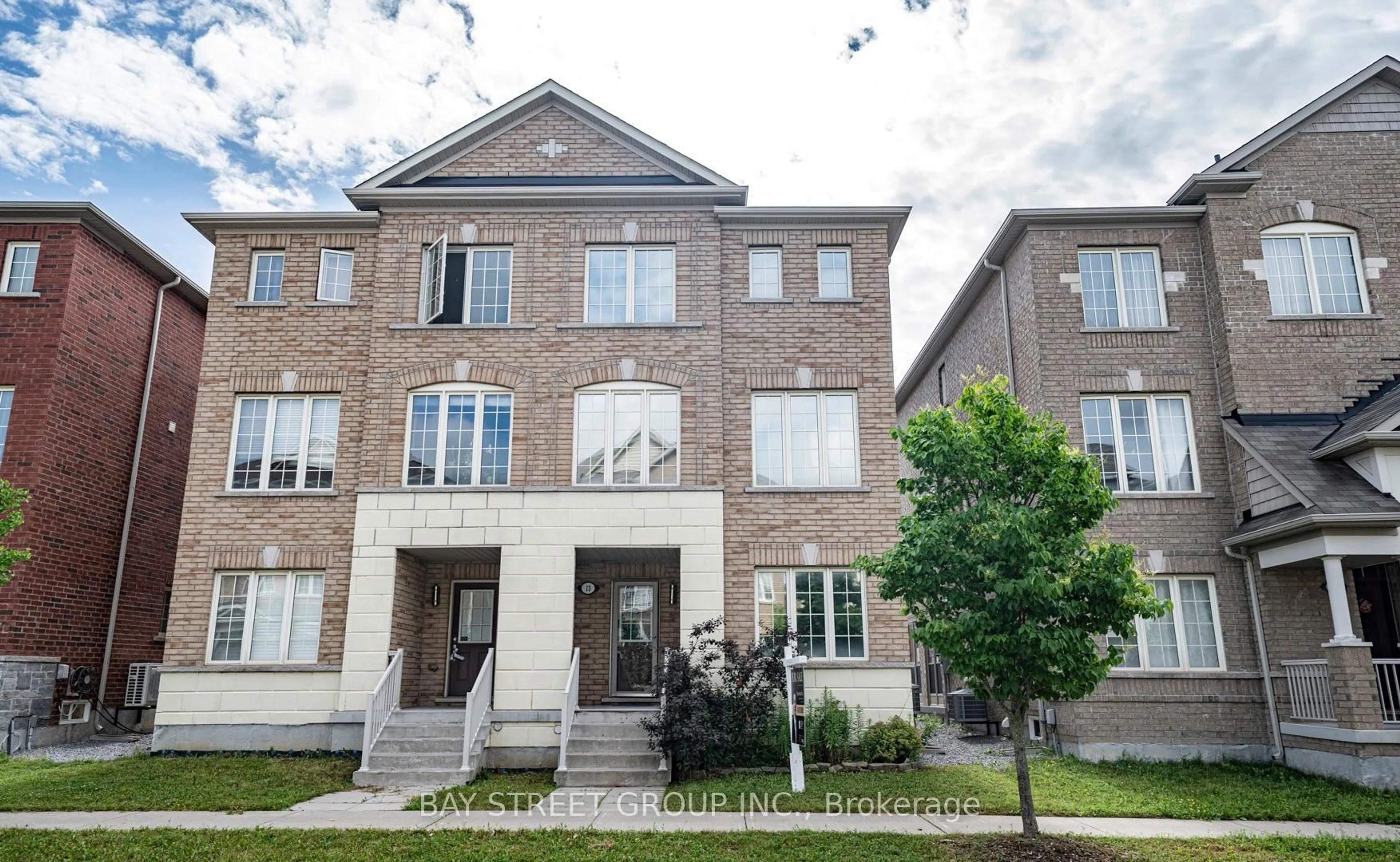 Home with brick exterior material, street for 13 Highbury Crt, Markham Ontario L6B 1J7