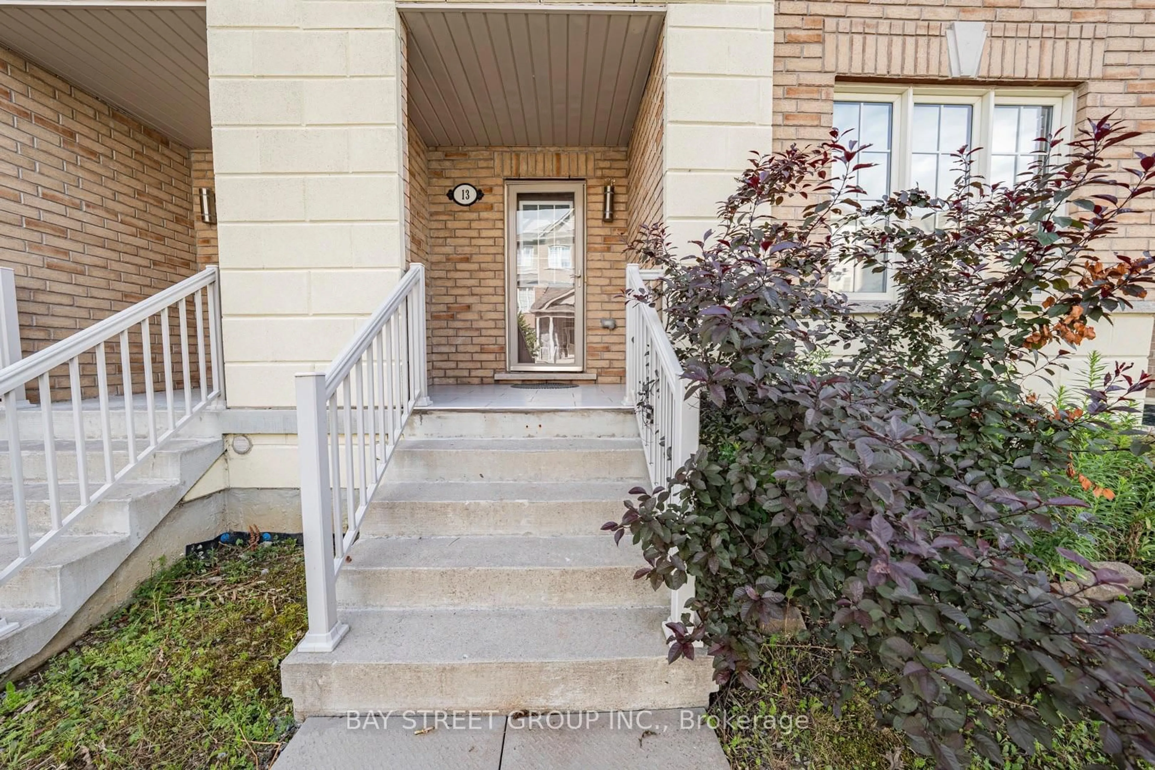 Unknown for 13 Highbury Crt, Markham Ontario L6B 1J7