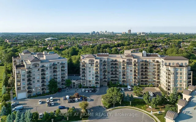 8 Maison Parc Crt #305, Vaughan 2