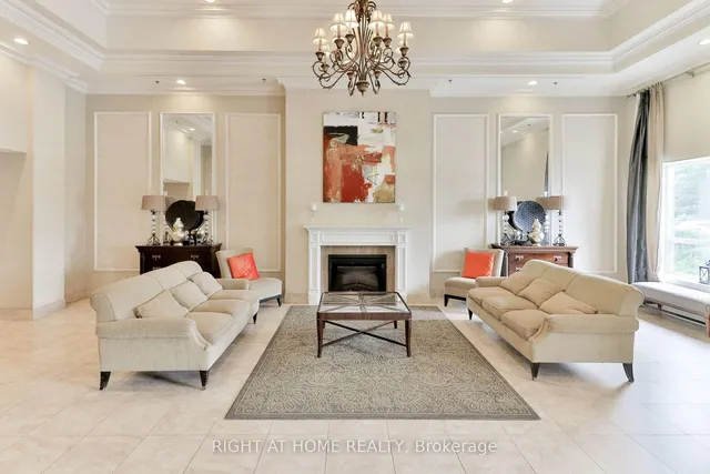 8 Maison Parc Crt #305, Vaughan 4