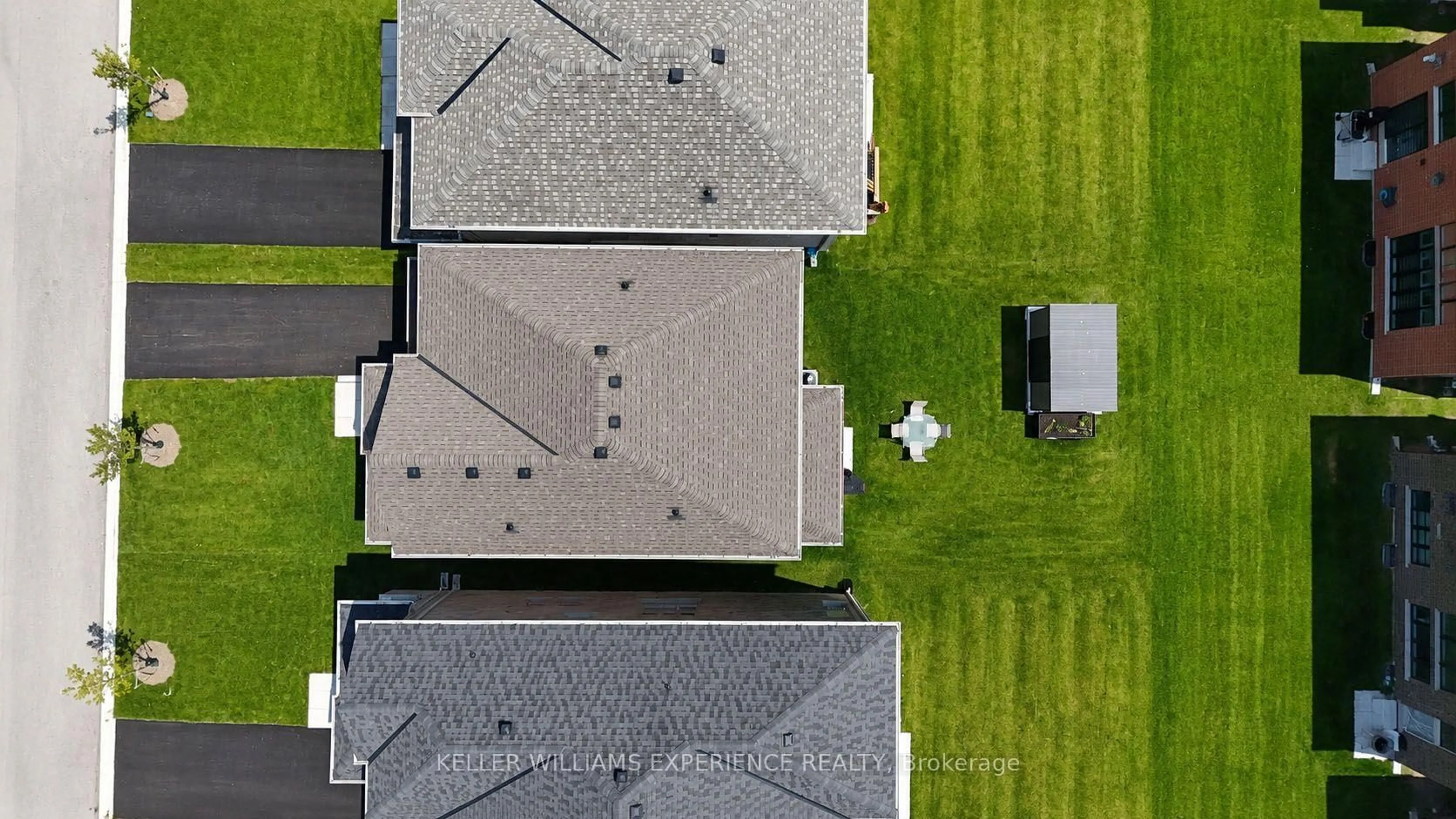 A pic from outside/outdoor area/front of a property/back of a property/a pic from drone, unknown for 1329 Davis Loop, Innisfil Ontario L0L 1W0