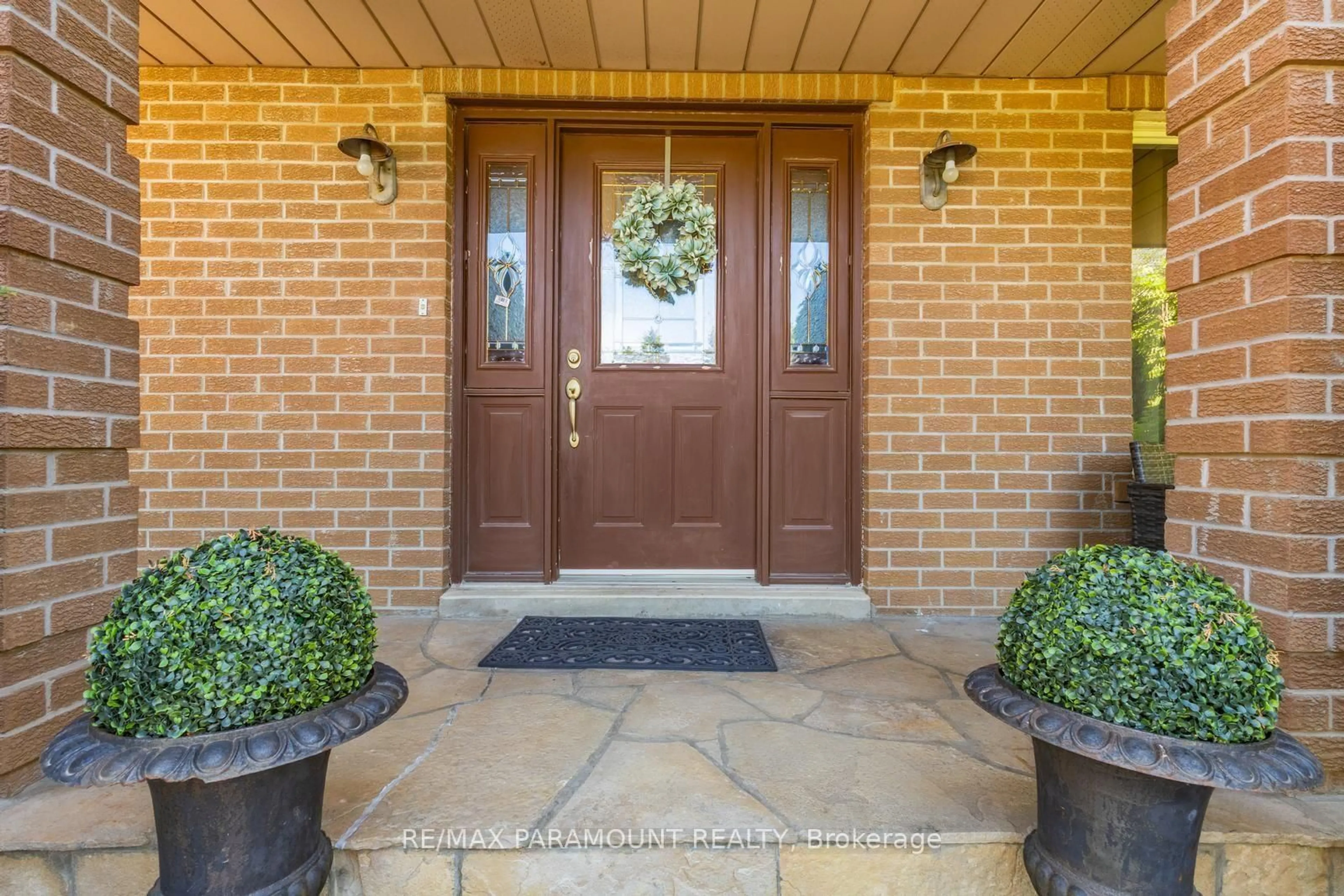 Indoor entryway for 11741 Cold Creek Rd, Vaughan Ontario L0J 1C0
