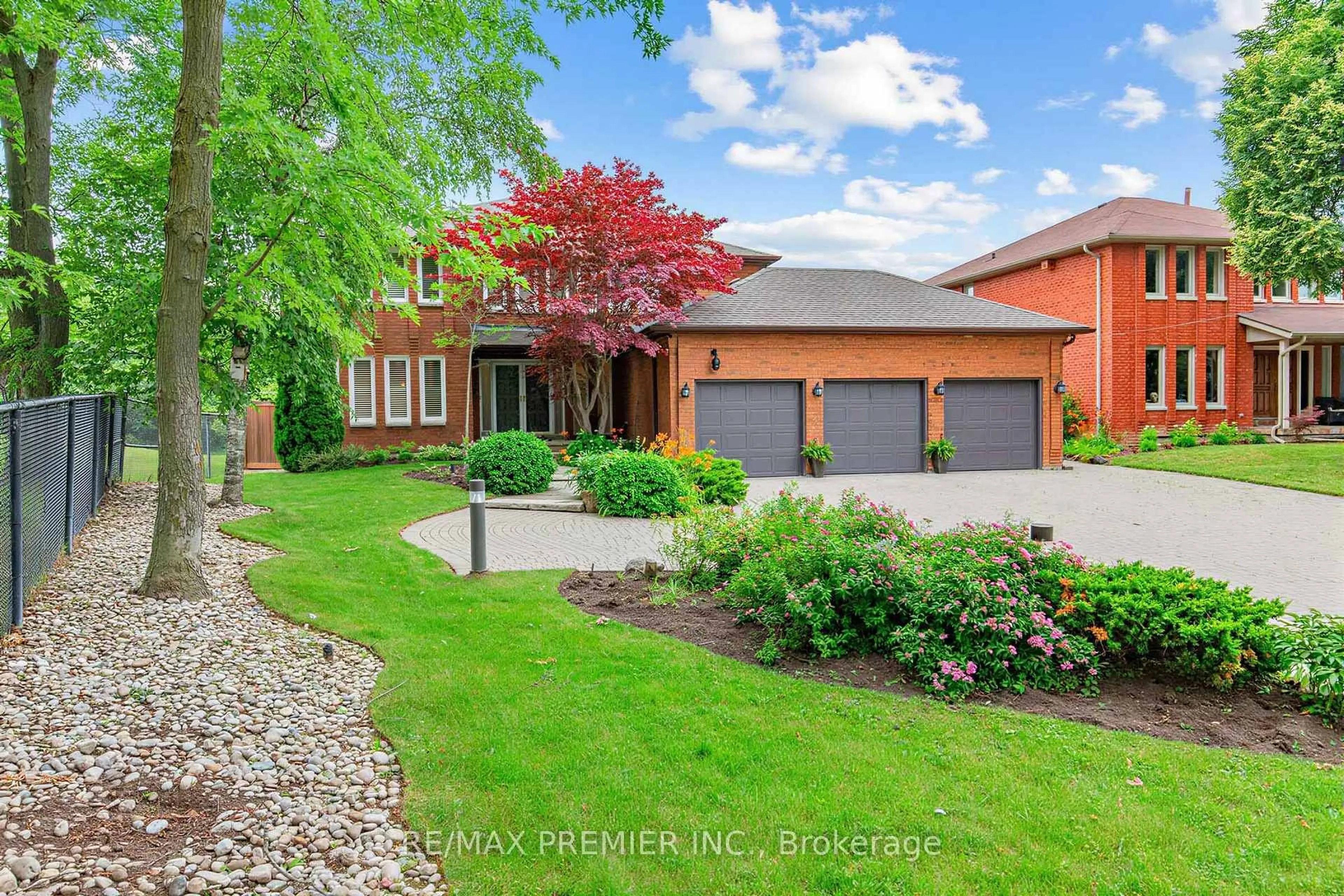 Home with brick exterior material, street for 28 Bridgend Crt, Vaughan Ontario L4L 3L3