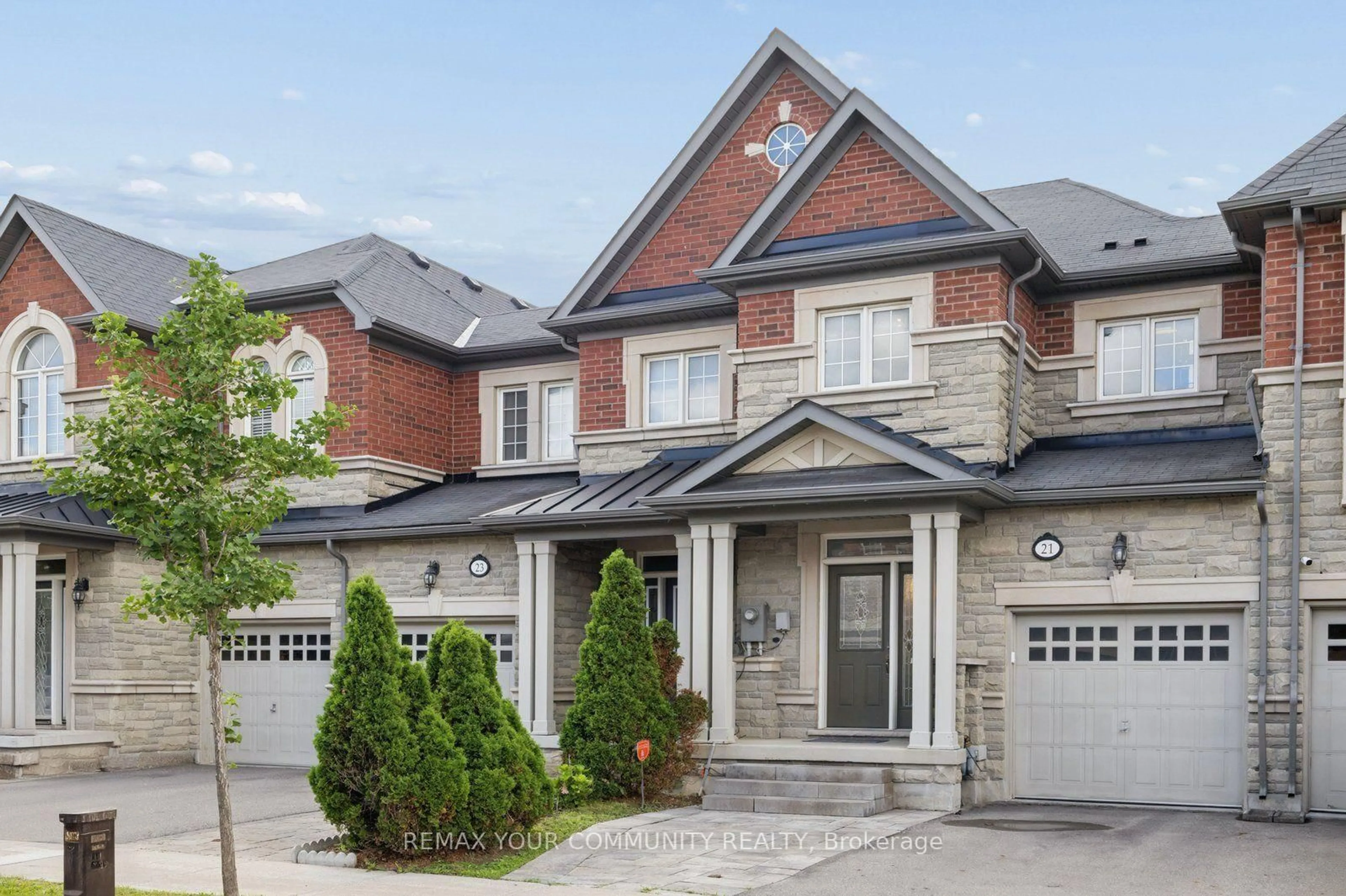 Home with brick exterior material, street for 21 Warbler Ave, Vaughan Ontario L6A 0X5