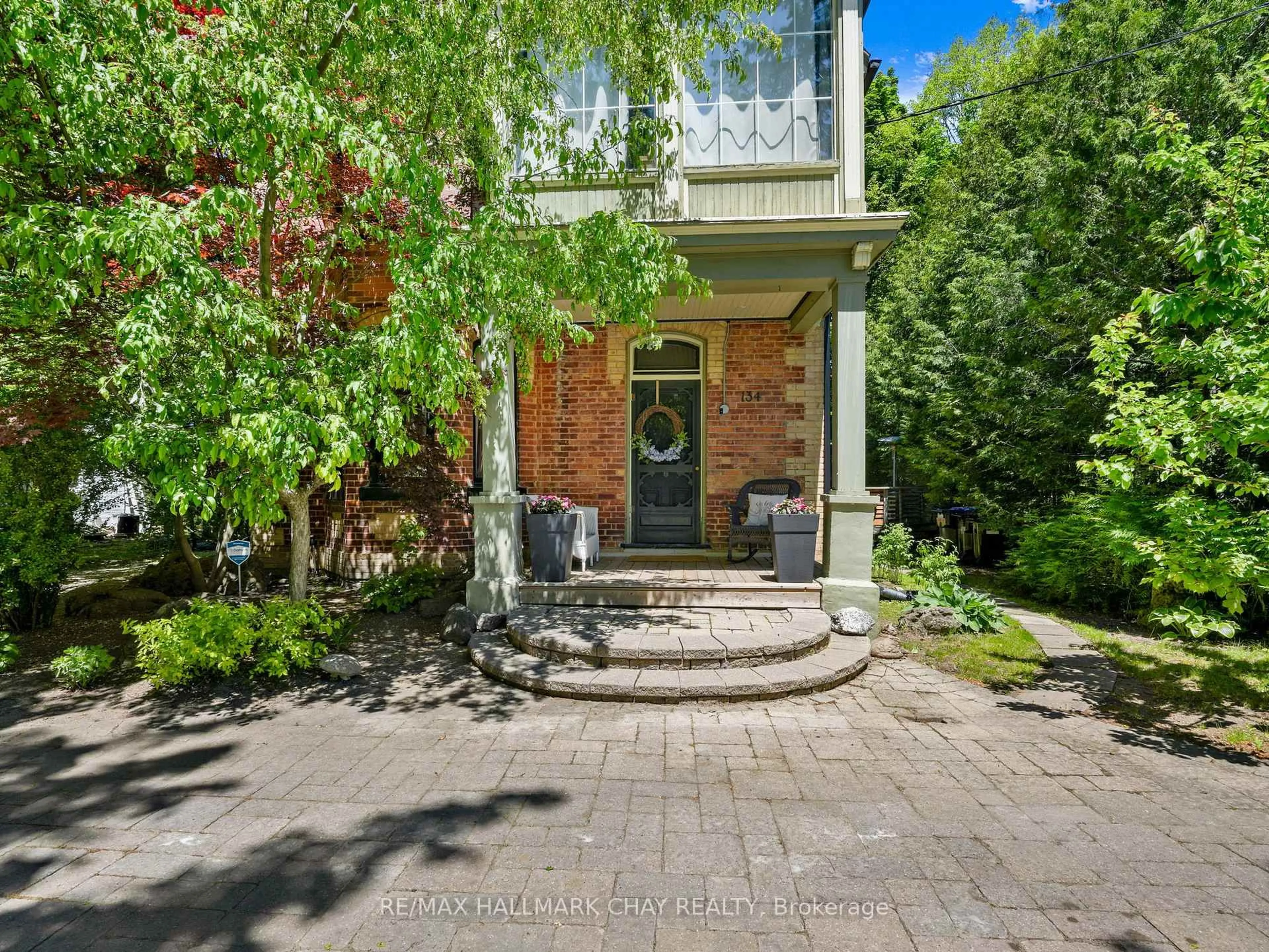 Unknown for 134 Victoria St, New Tecumseth Ontario L9R 1K6