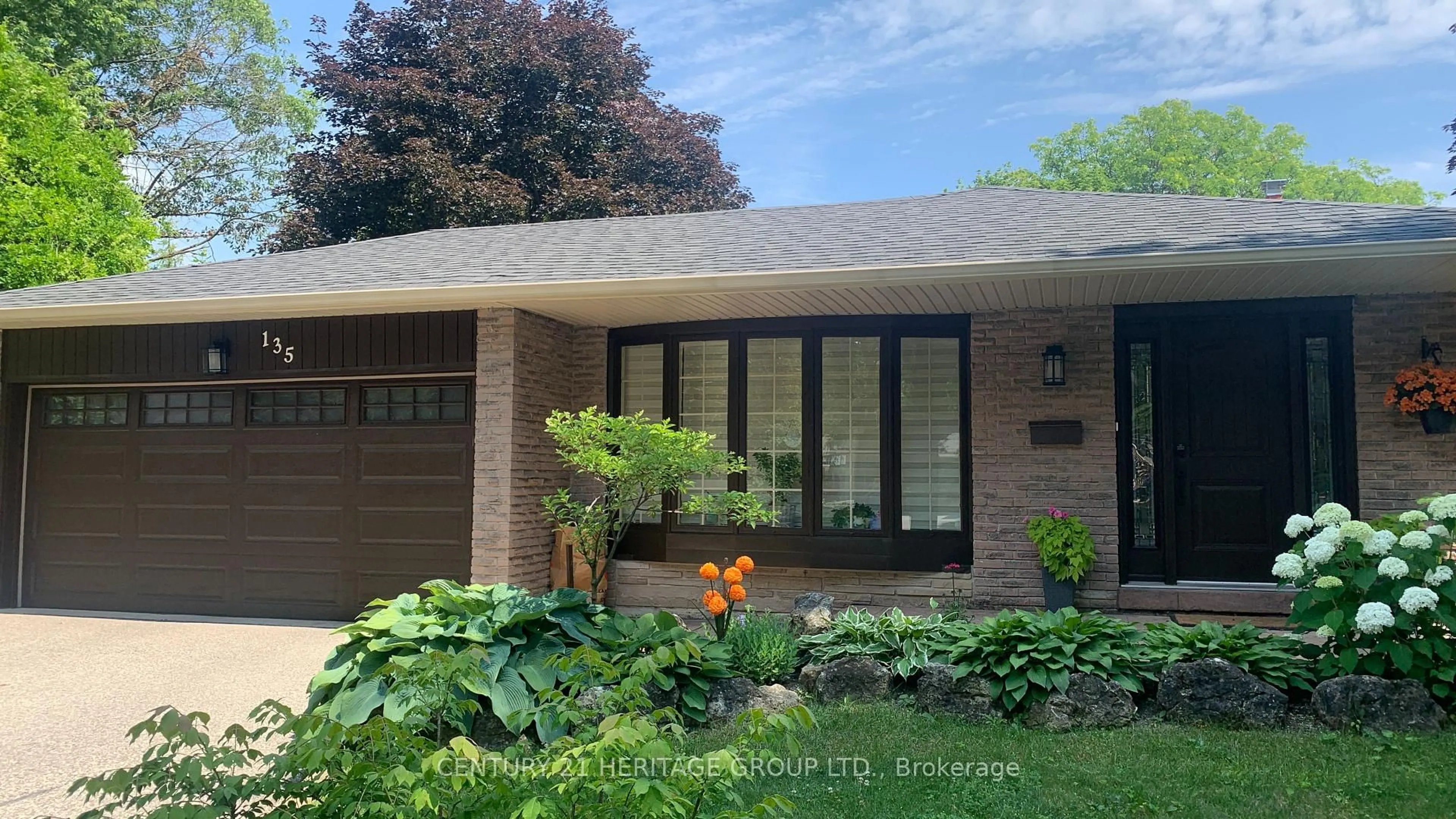 Home with brick exterior material, street for 135 Golf Club Crt, Richmond Hill Ontario L4C 5E1