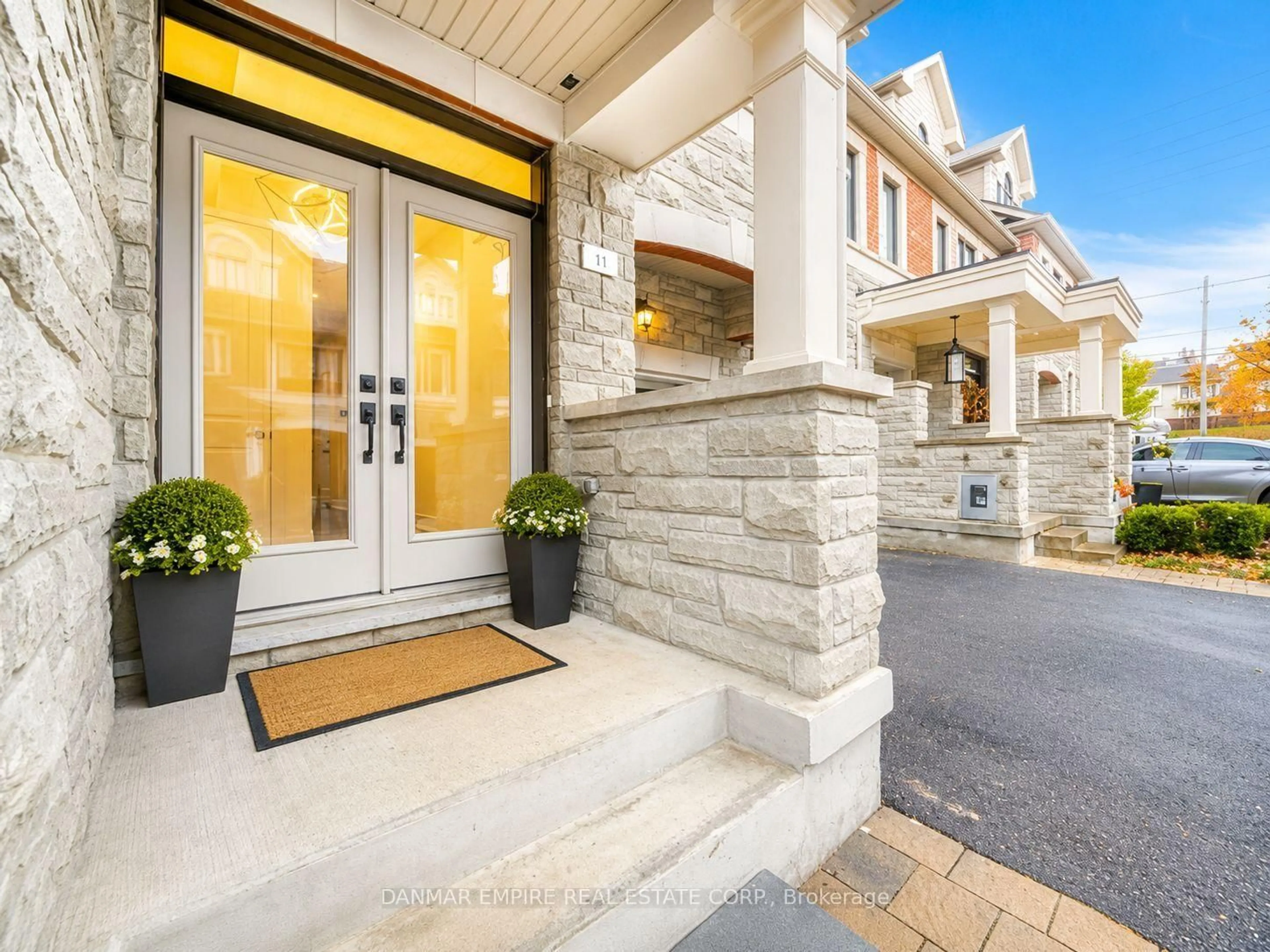 Unknown for 11 Hiawatha Crt, Vaughan Ontario L4L 0J2