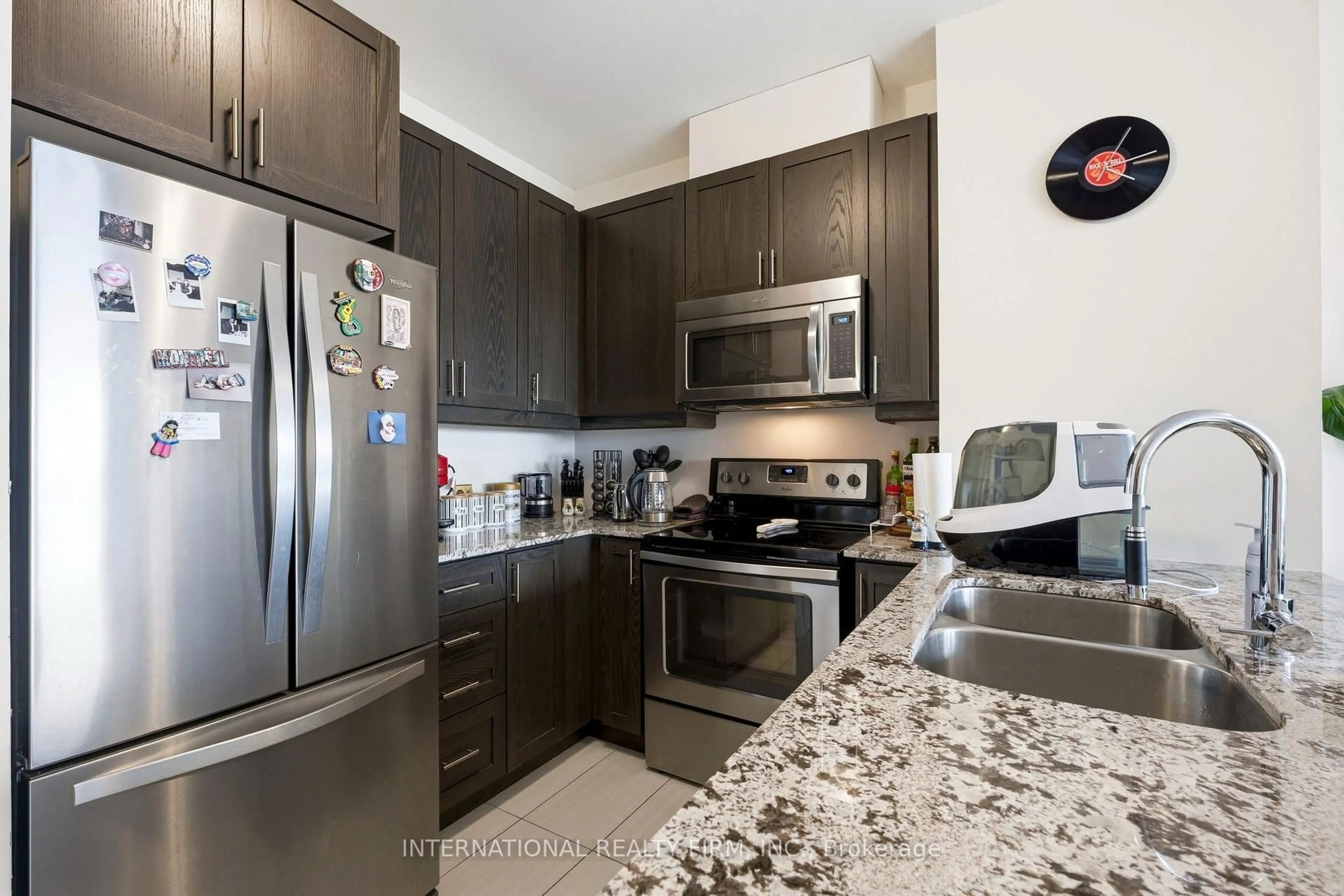 Standard kitchen, unknown for 2900 Highway 7 Rd #519, Vaughan Ontario L4K 0G3