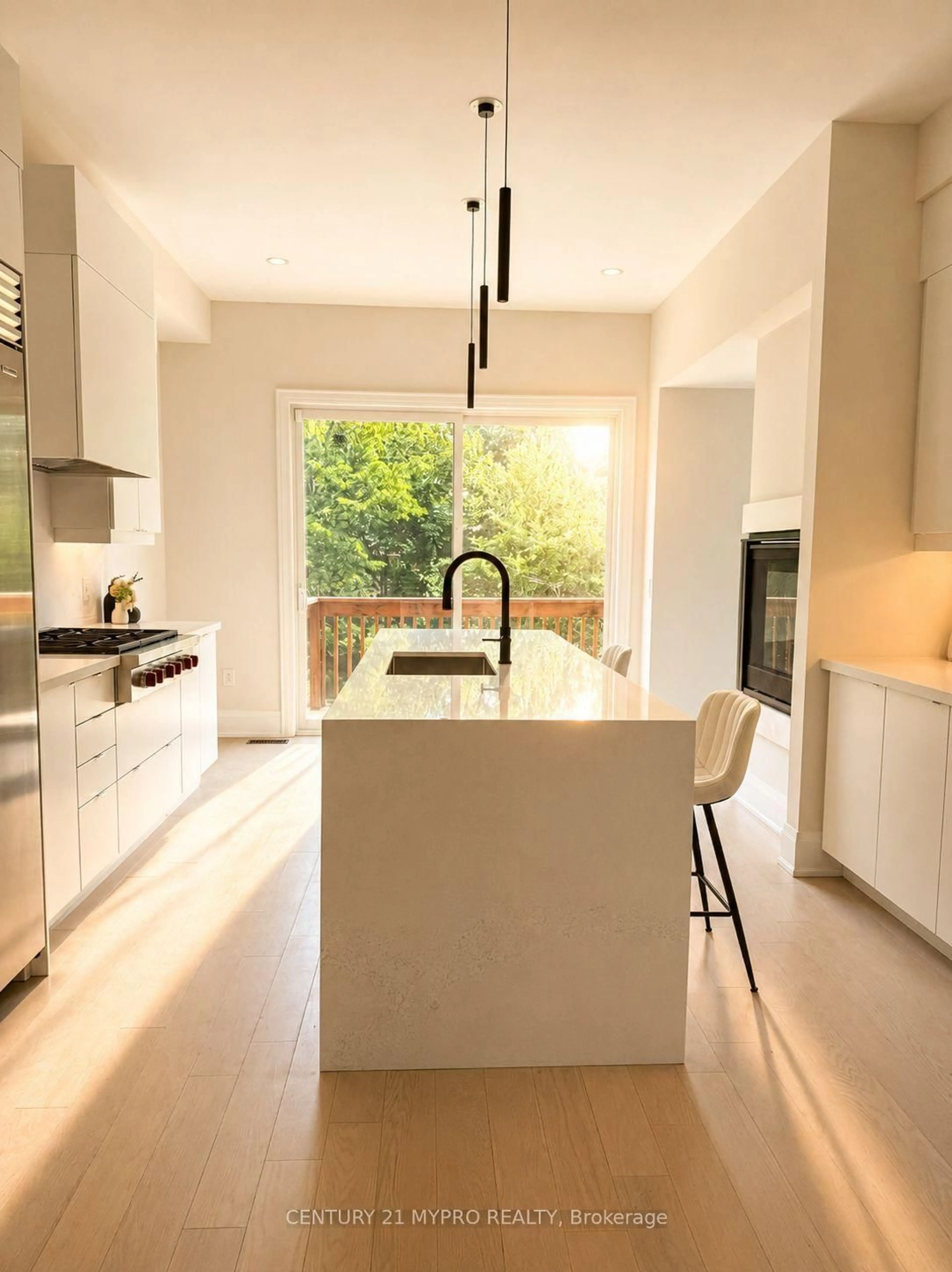 Contemporary kitchen, ceramic/tile floor for 27 Milky Way Dr, Richmond Hill Ontario L4C 4M9